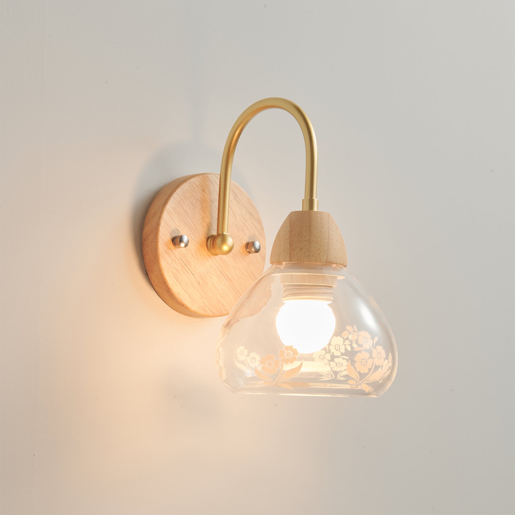WINDSOR HALLWAY BRACKET LANTERN