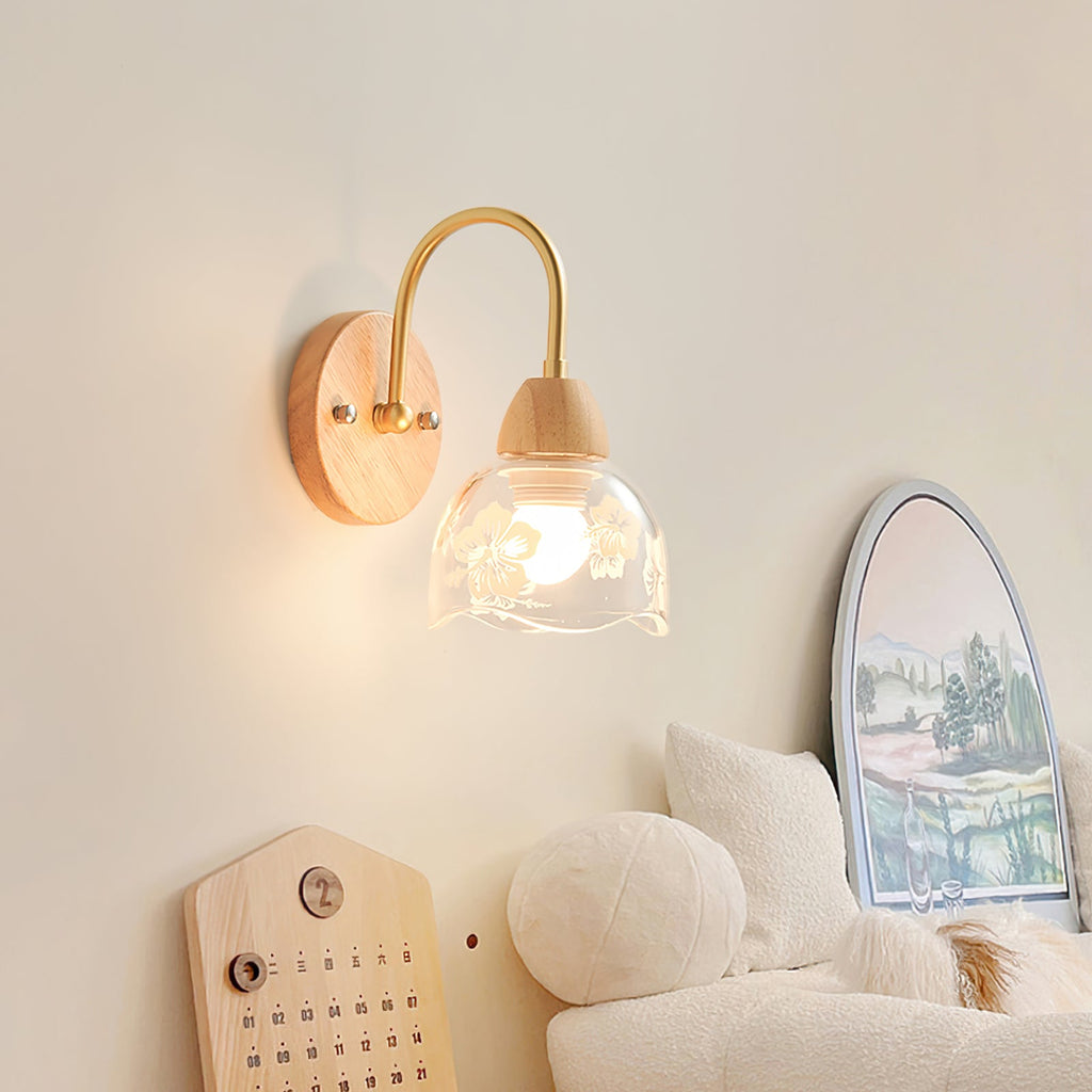 WINDSOR HALLWAY BRACKET LANTERN