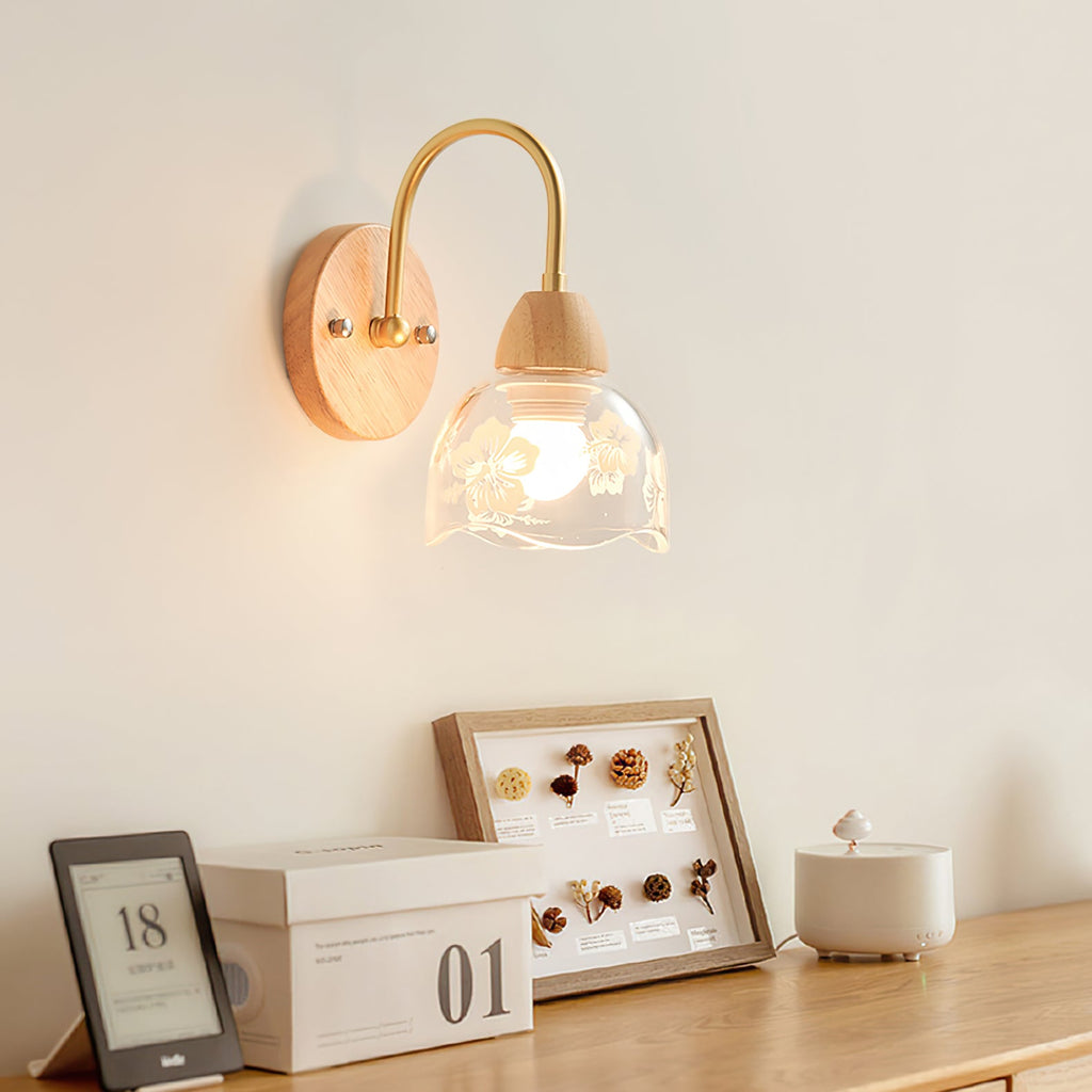 WINDSOR HALLWAY BRACKET LANTERN