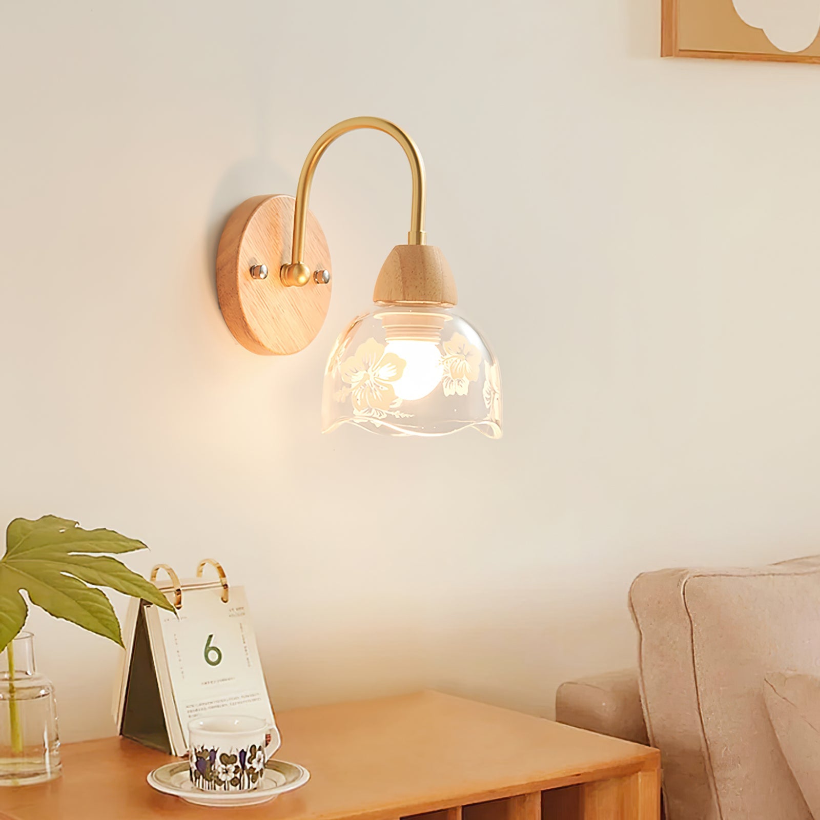 WINDSOR HALLWAY BRACKET LANTERN