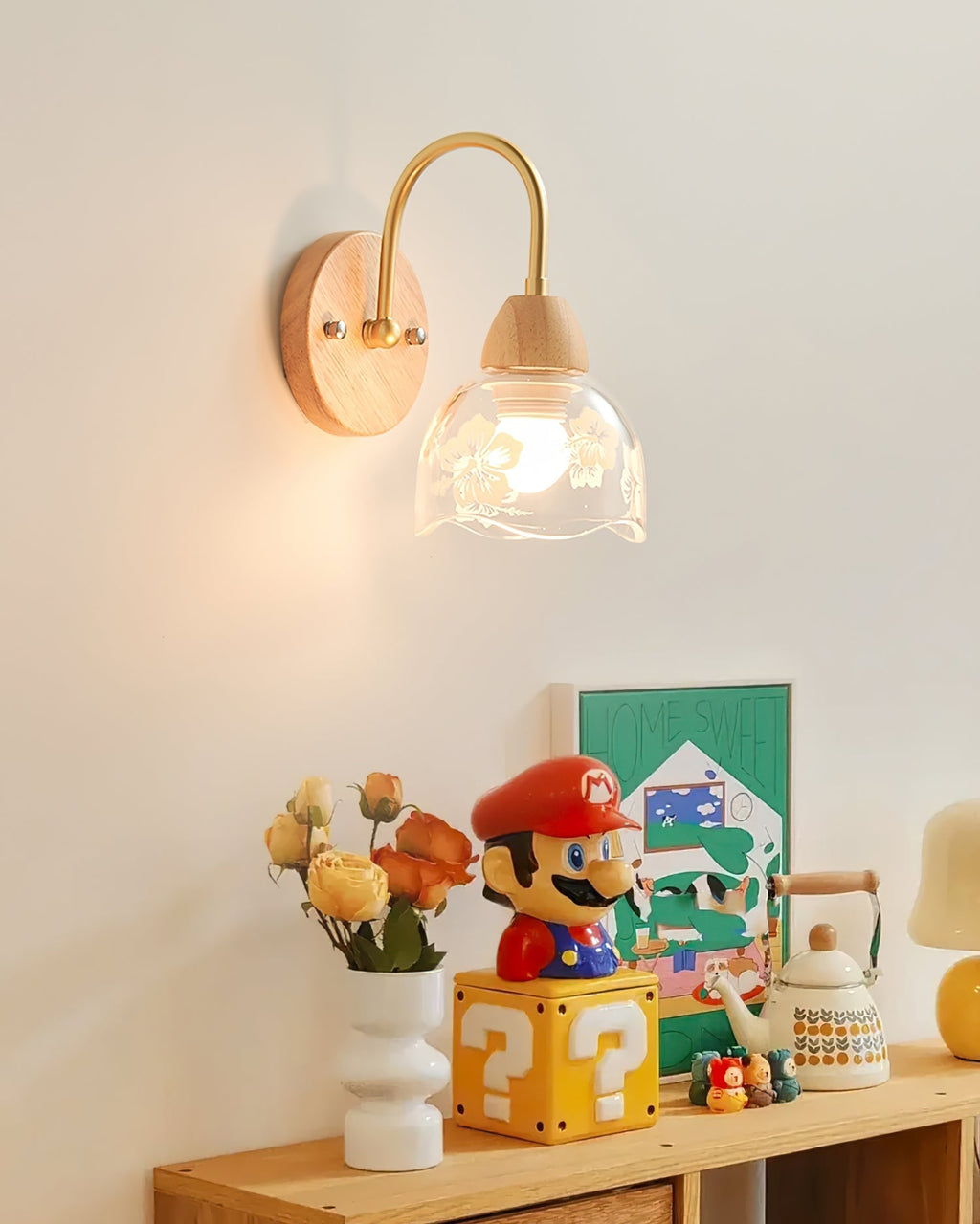 WINDSOR HALLWAY BRACKET LANTERN