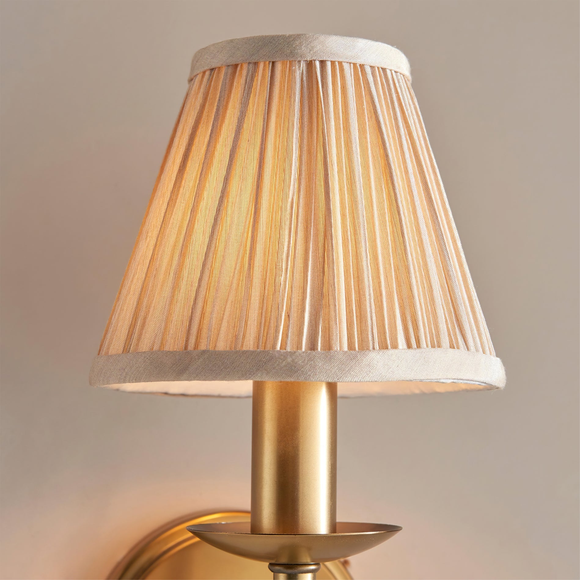 Ravenswood Vintage Lantern Sconce