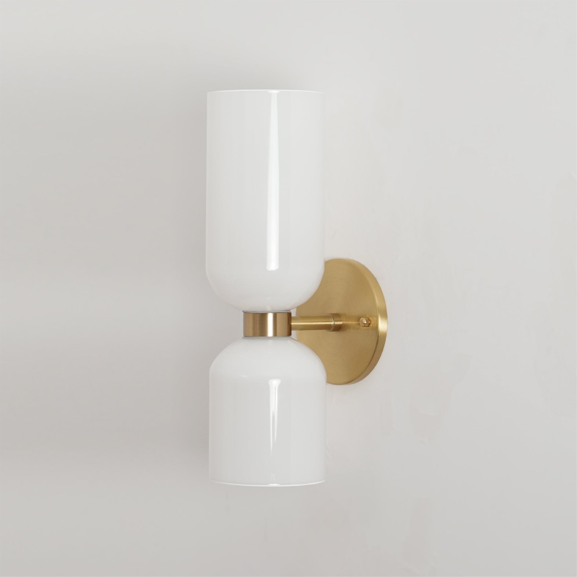 VANDERBILT ARTISANAL GLASS WALL SCONCE