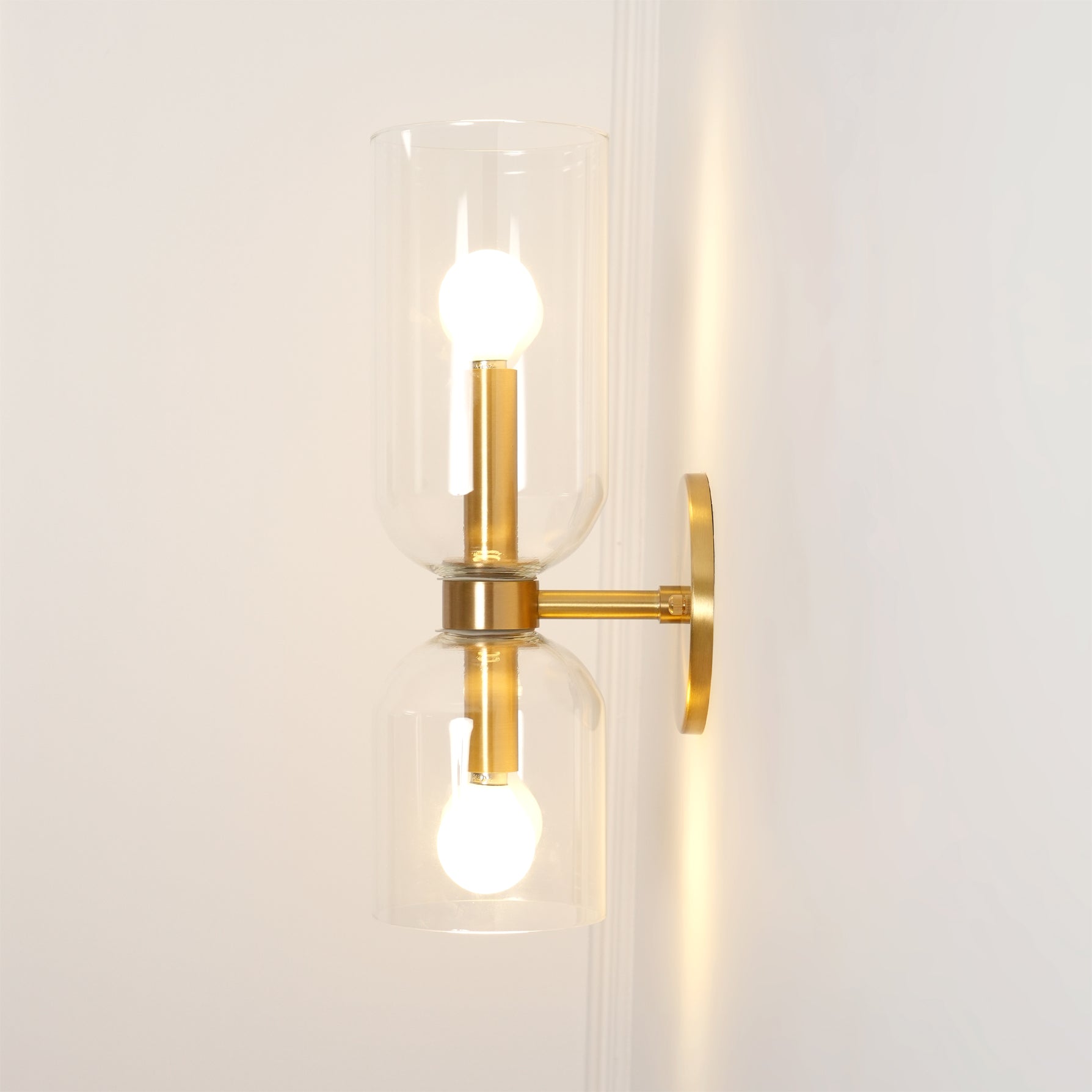 VANDERBILT ARTISANAL GLASS WALL SCONCE
