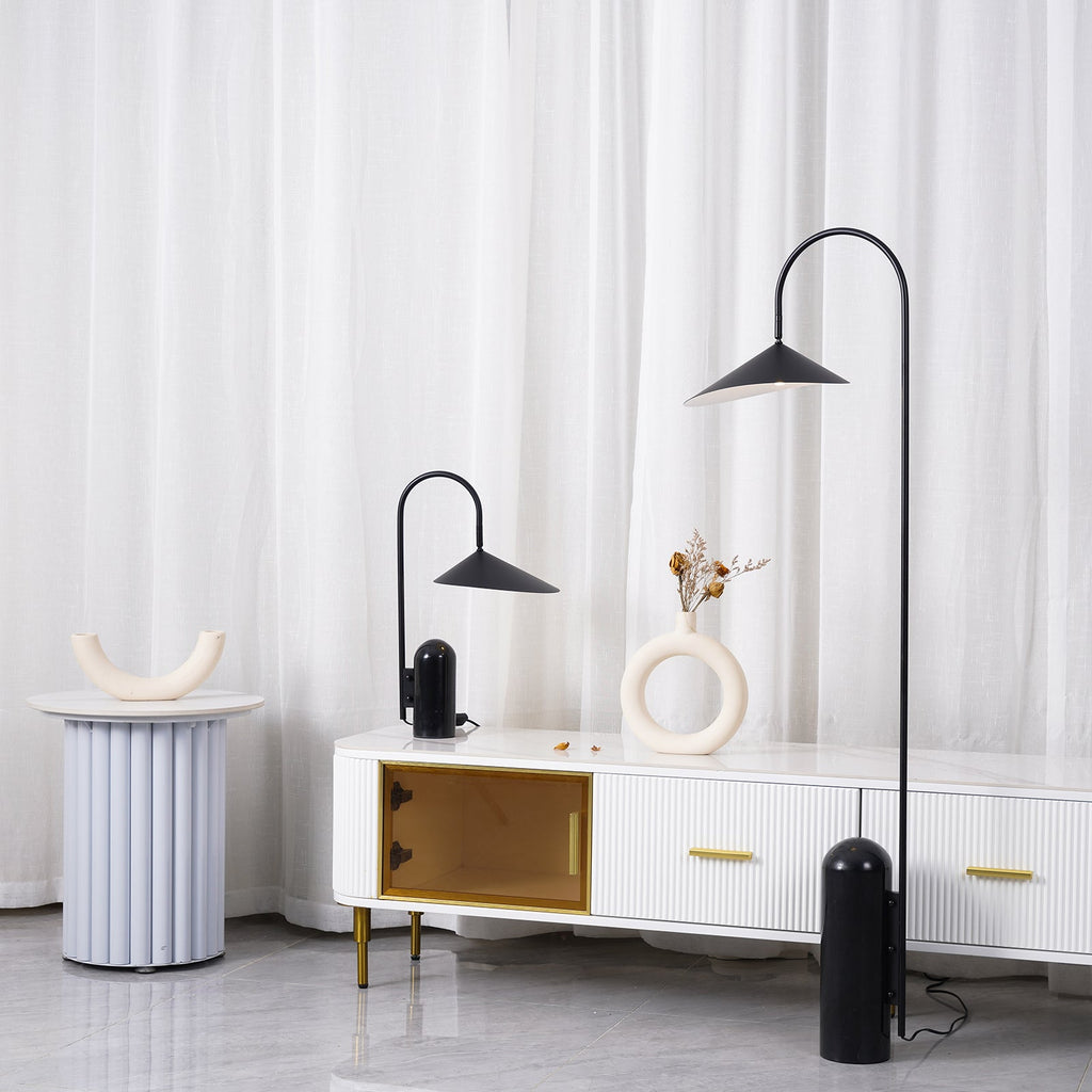 BRIDGEMAN SINGLE POST LANTERN