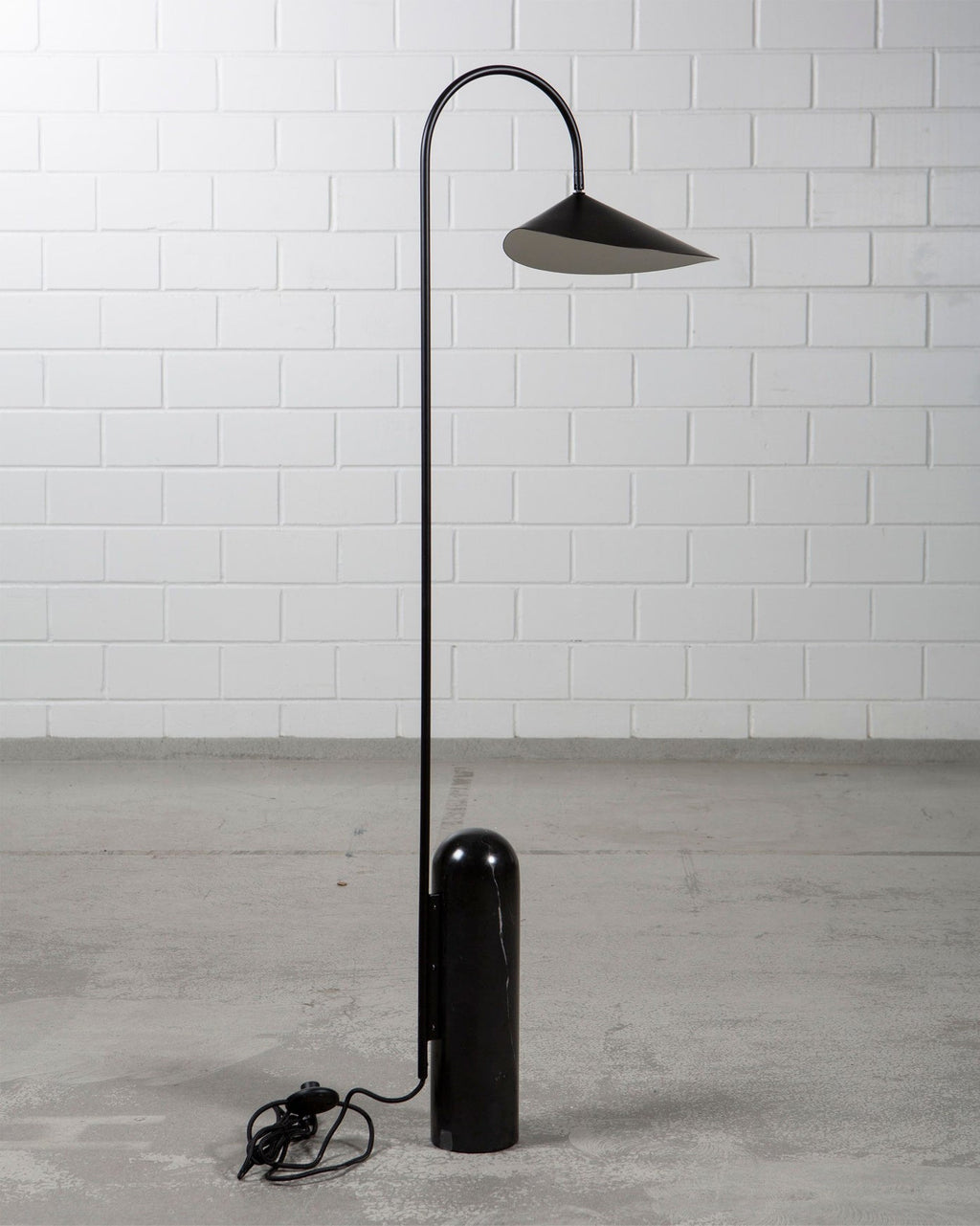 BRIDGEMAN SINGLE POST LANTERN