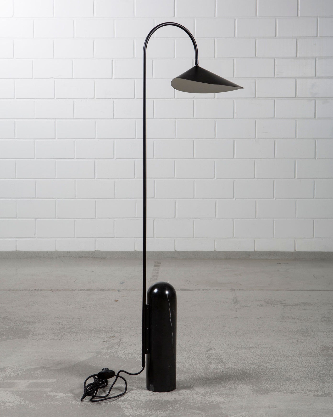 BRIDGEMAN SINGLE POST LANTERN