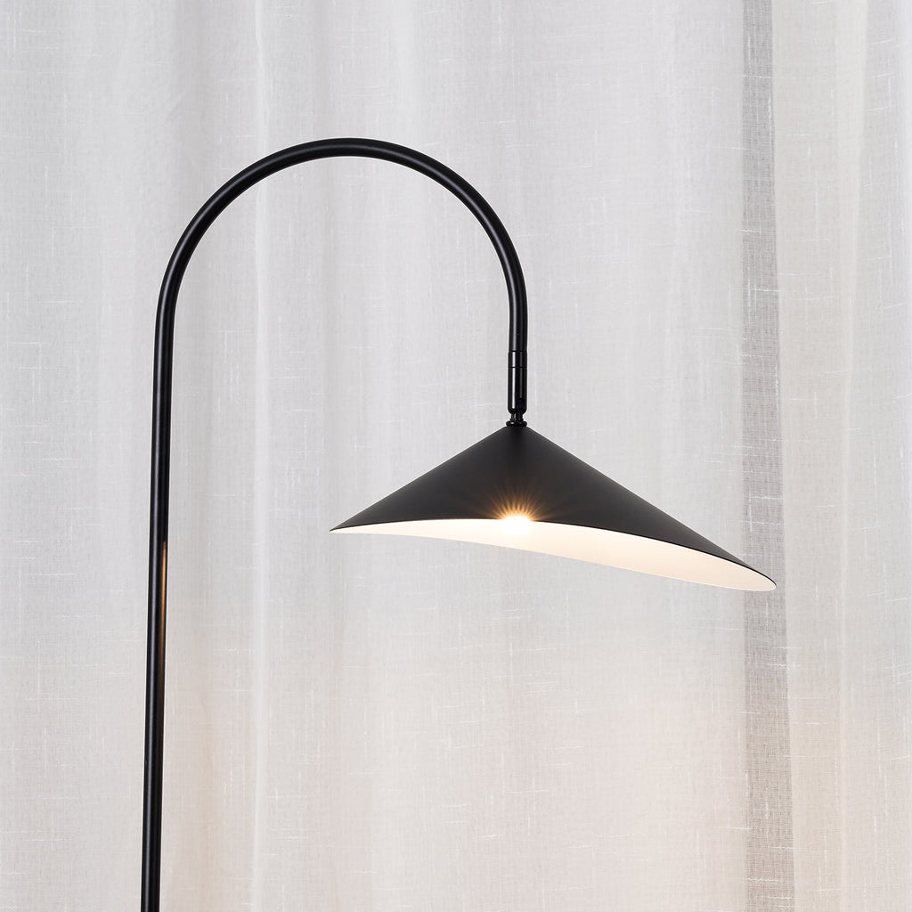 BRIDGEMAN SINGLE POST LANTERN