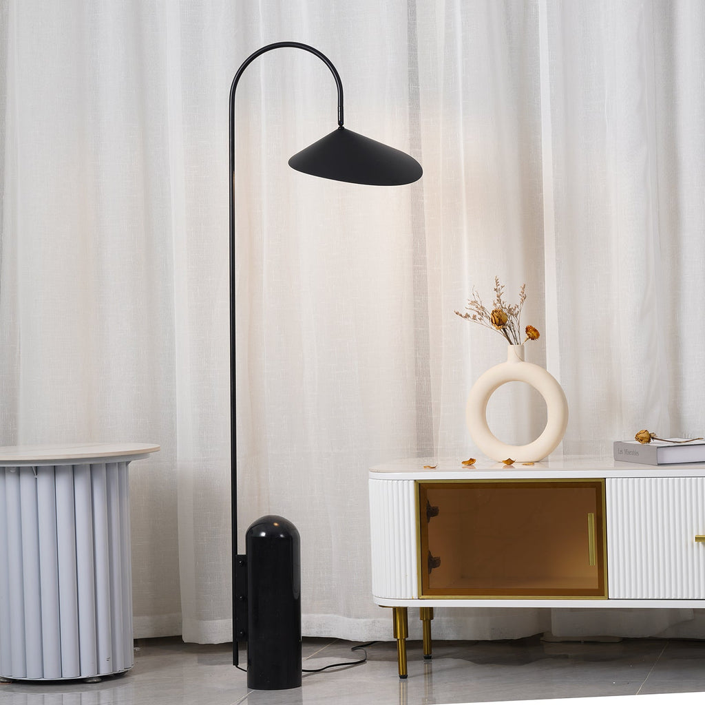 BRIDGEMAN SINGLE POST LANTERN