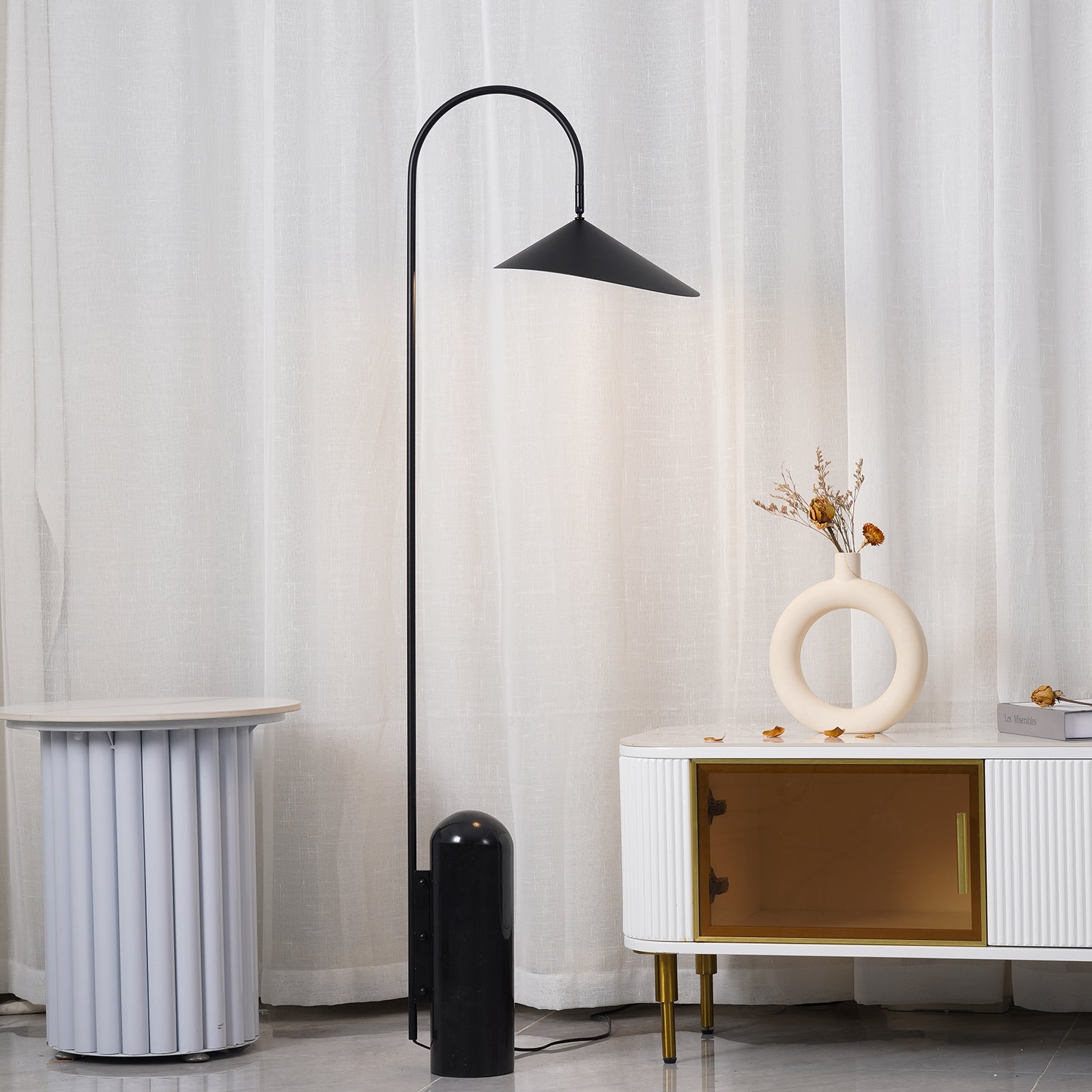 BRIDGEMAN SINGLE POST LANTERN