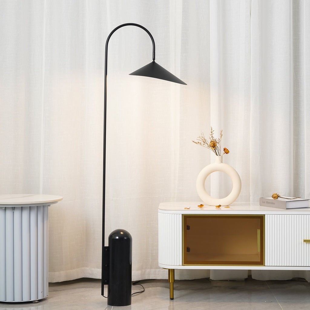 BRIDGEMAN SINGLE POST LANTERN