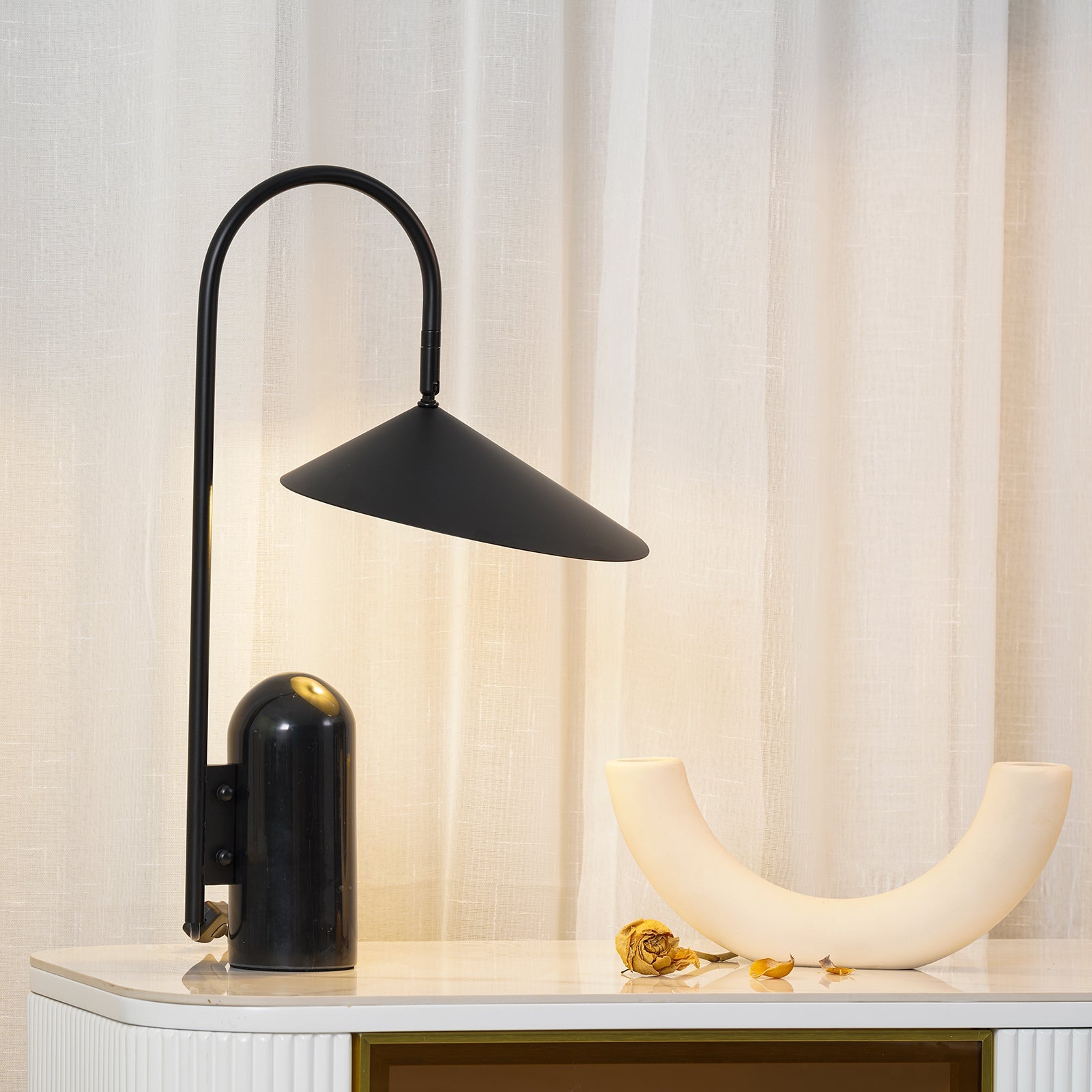 CHARLESTON HARMONY SINGLE SHADE LAMP