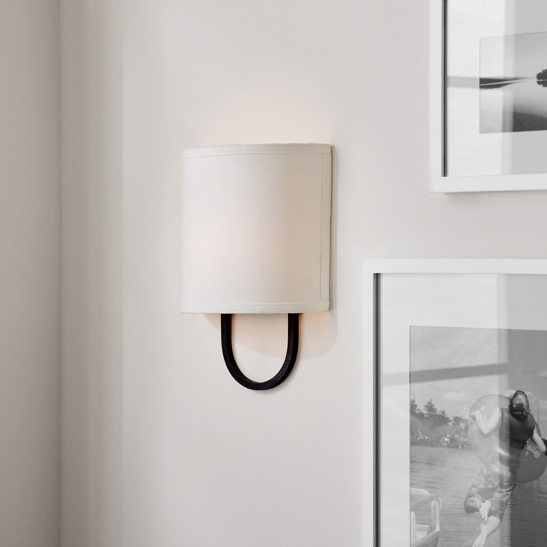 FENWICK GLOWING HORIZON WALL SCONCE