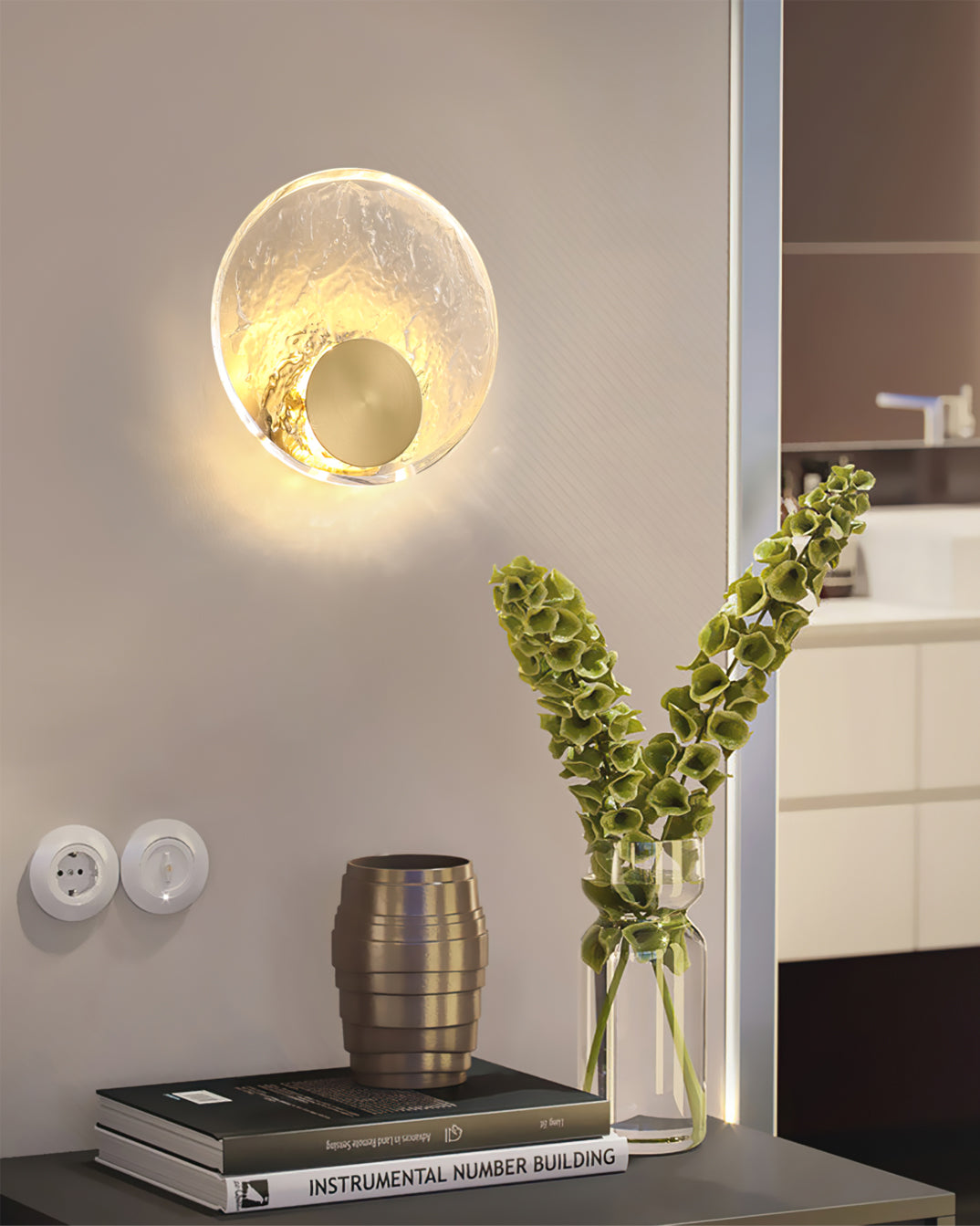 VANDERBILT GLOWING AMBER WALL SCONCE