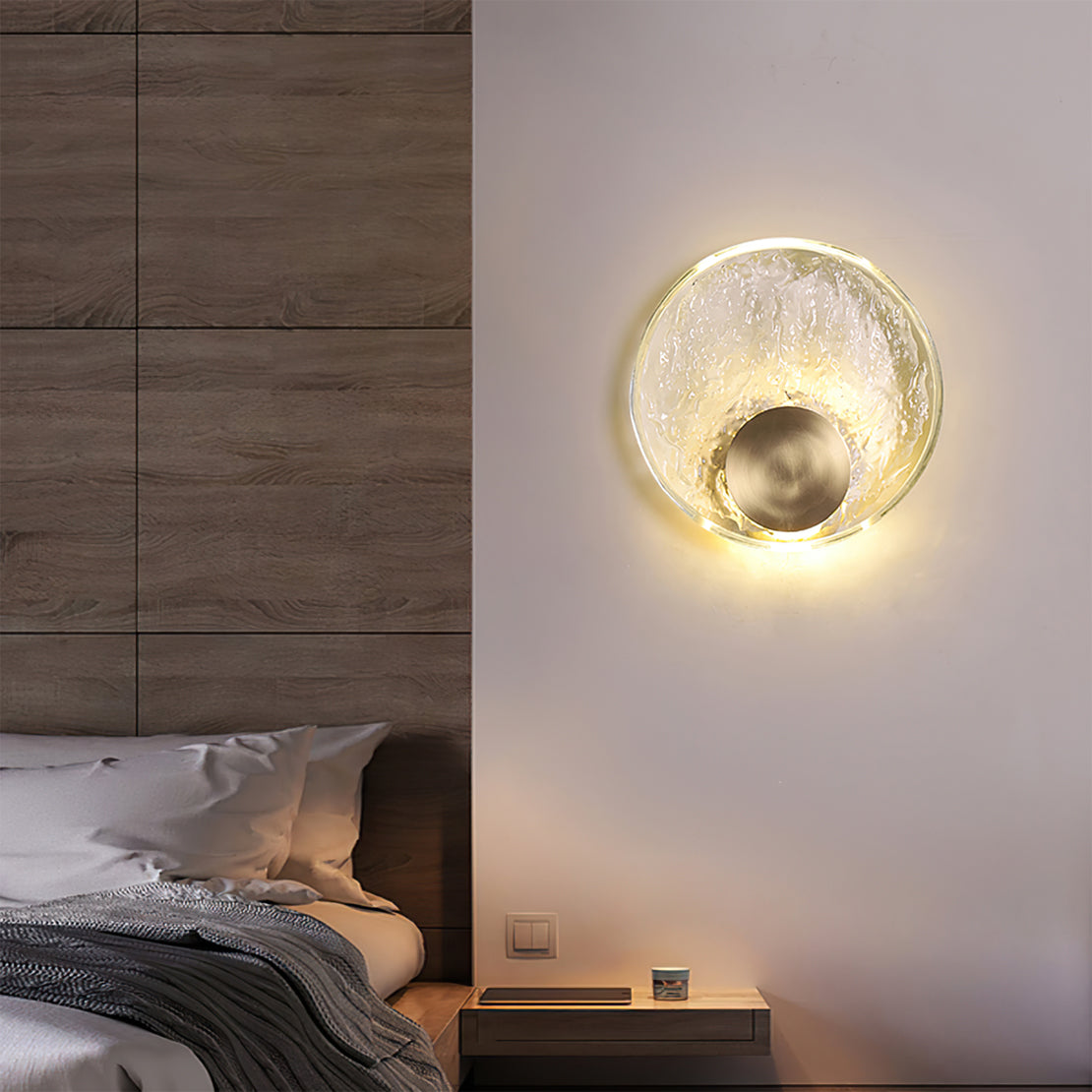 VANDERBILT GLOWING AMBER WALL SCONCE