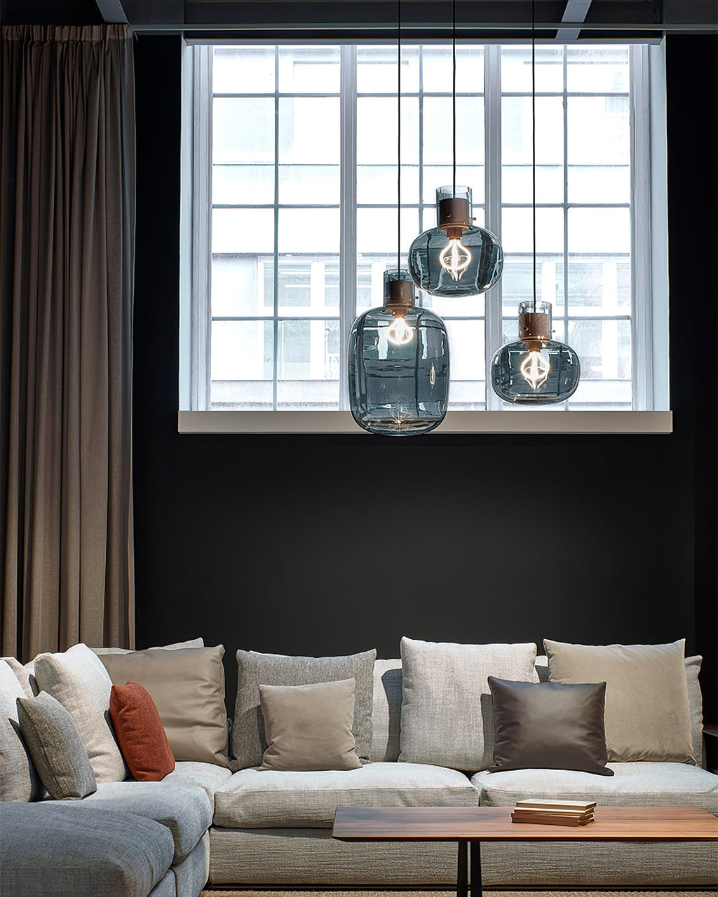 RAVENSCROFT LUMINAIRE HANGING LIGHT