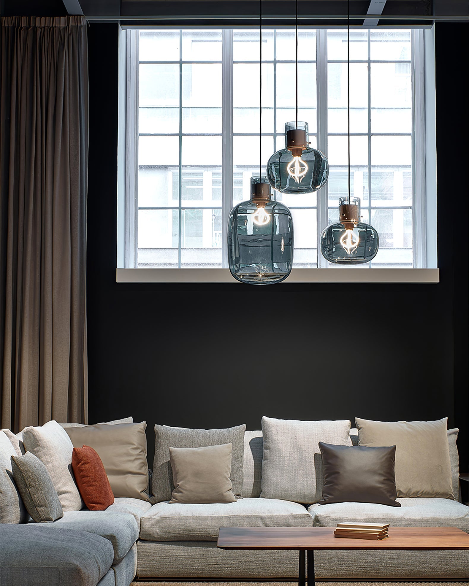 RAVENSCROFT LUMINAIRE HANGING LIGHT