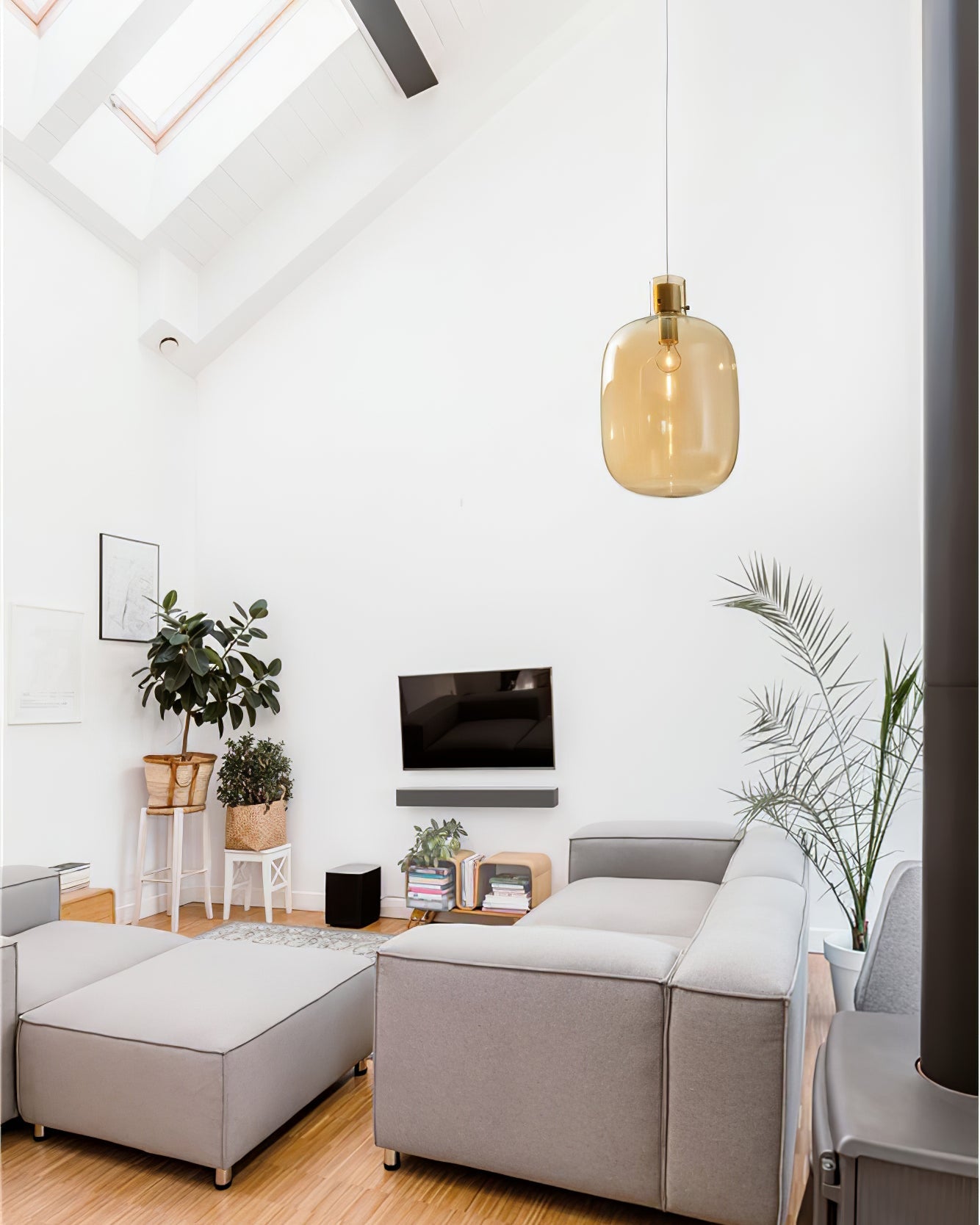 RAVENSCROFT LUMINAIRE HANGING LIGHT