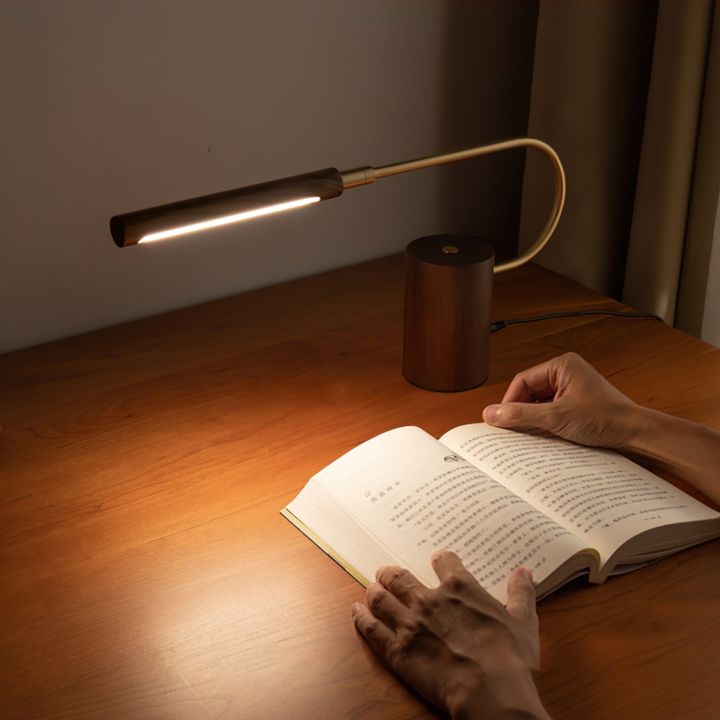 RAVENHURST TAPERED GLEAM TABLE LAMP