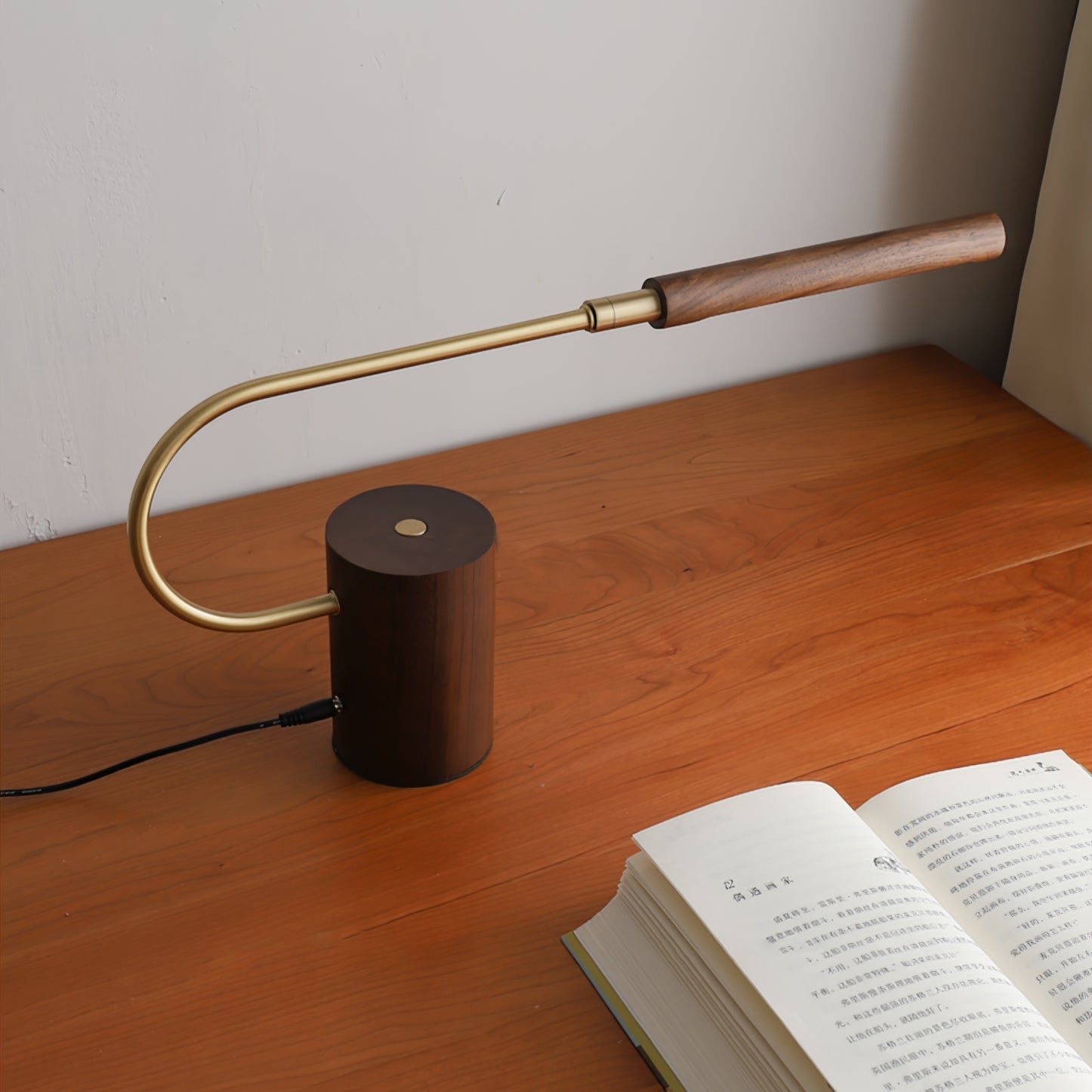 RAVENHURST TAPERED GLEAM TABLE LAMP