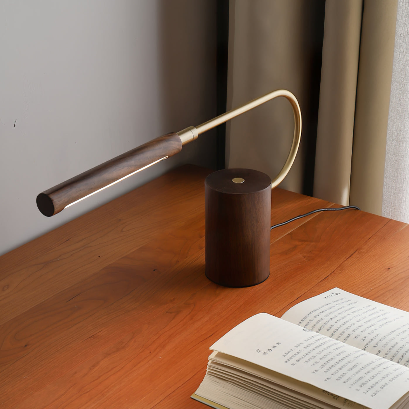 RAVENHURST TAPERED GLEAM TABLE LAMP