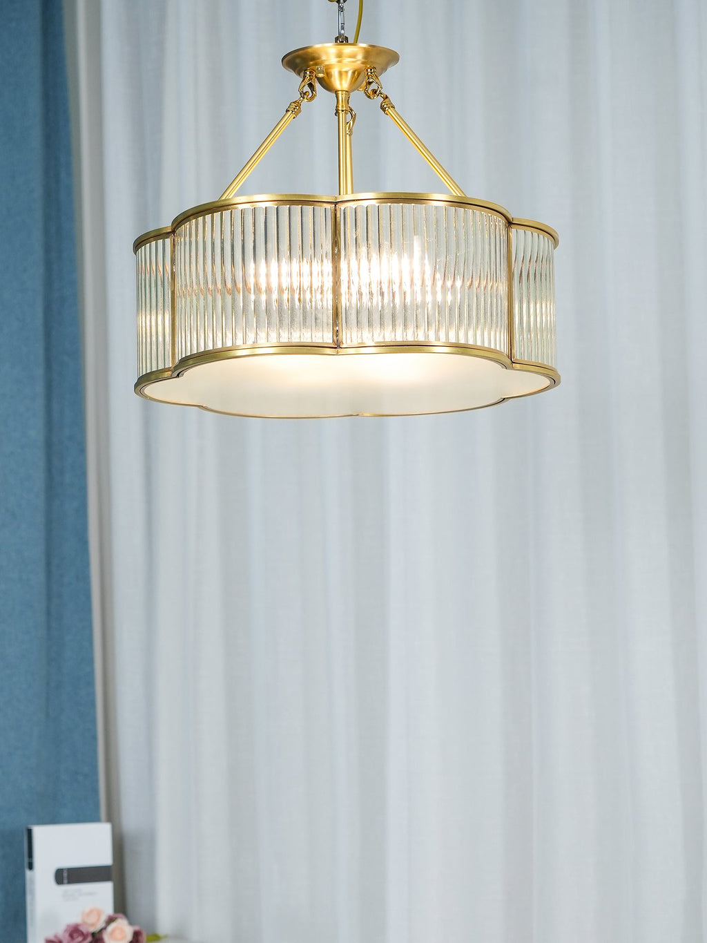 VANDERBILT HERITAGE BRASS CHANDELIER