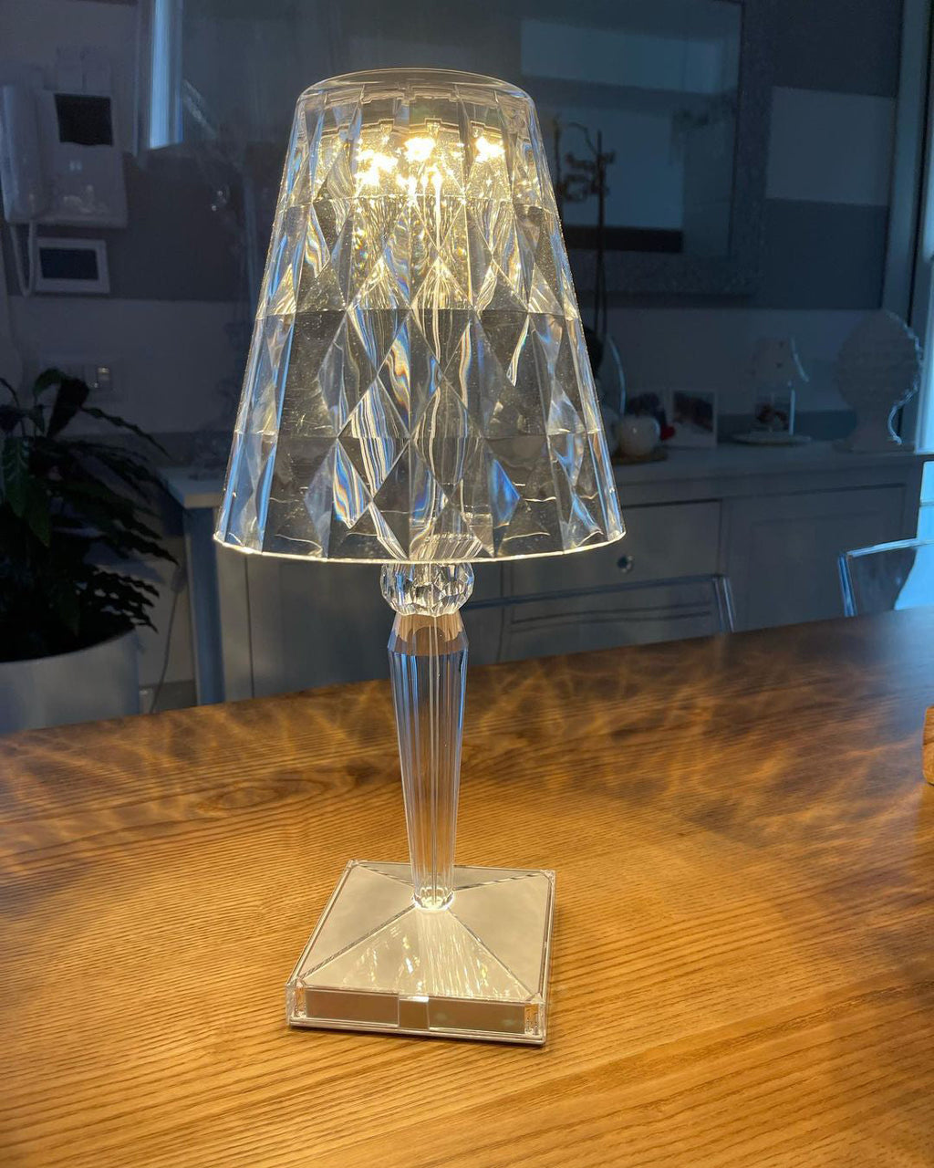 FENWICK LUMINOUS ORB TABLE LIGHT
