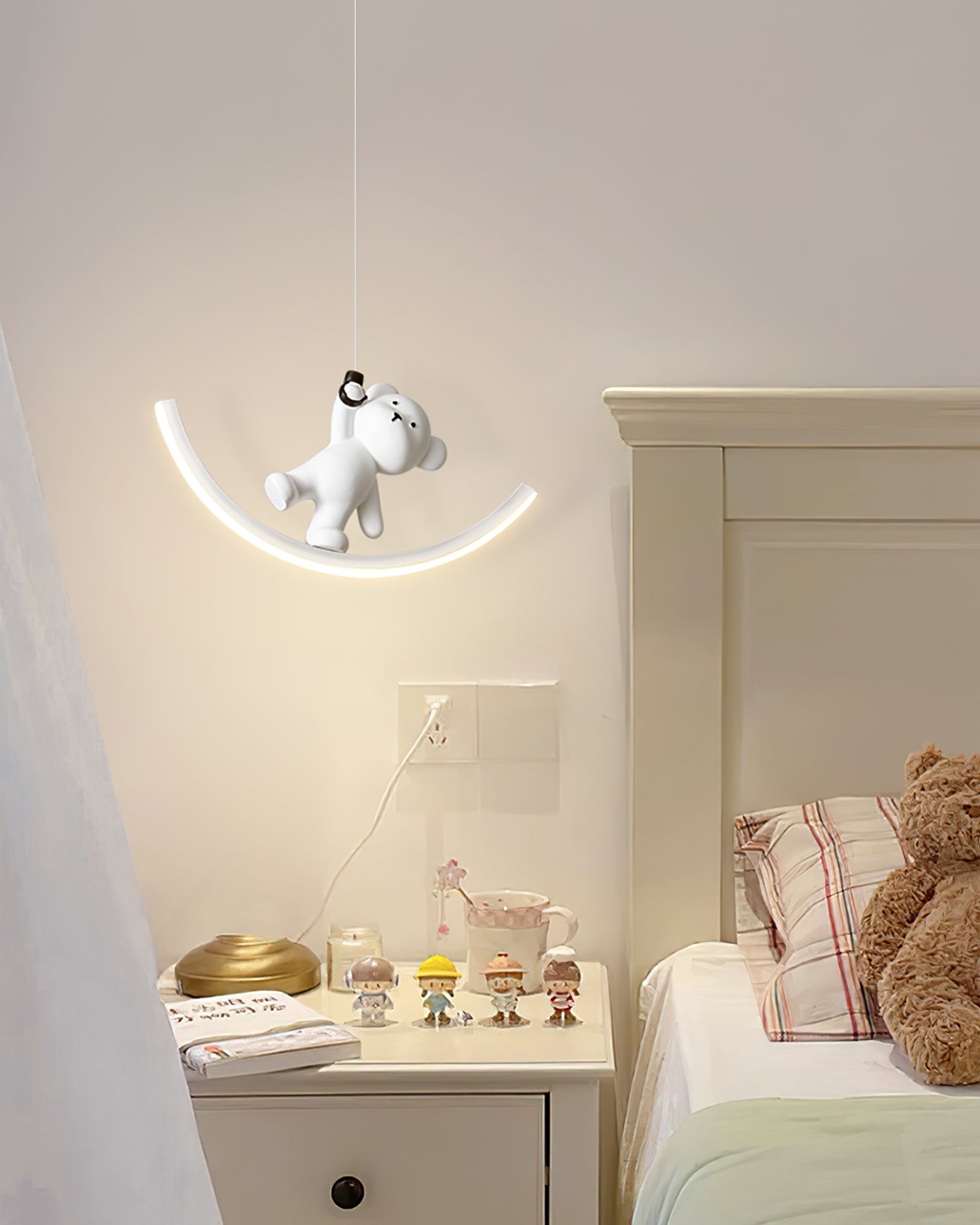 WINTERBOURNE POLISHED RESIN BEAR PENDANT LIGHT