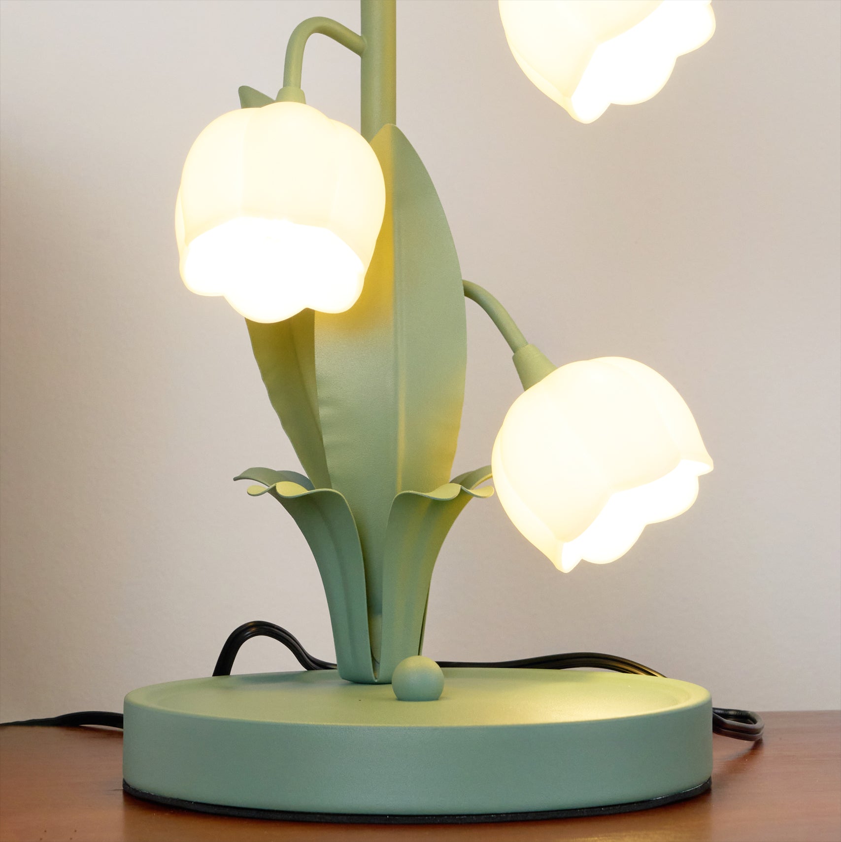 VIOLETTE PETAL RADIANCE LAMP