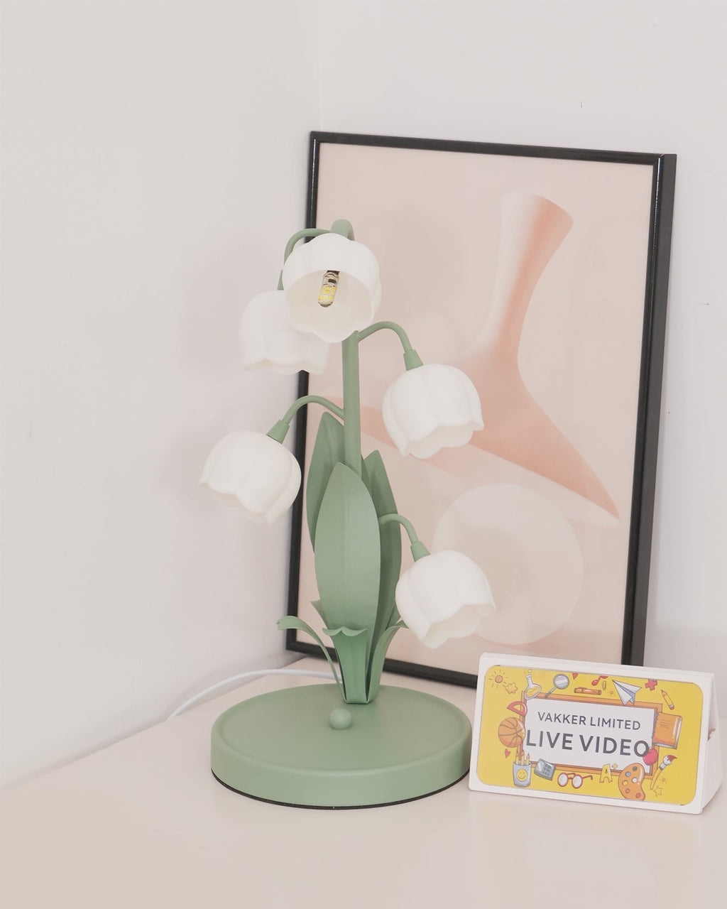 VIOLETTE PETAL RADIANCE LAMP