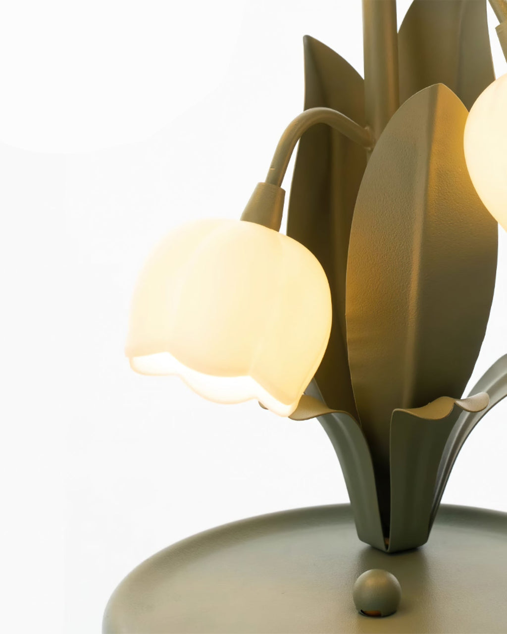 VIOLETTE PETAL RADIANCE LAMP