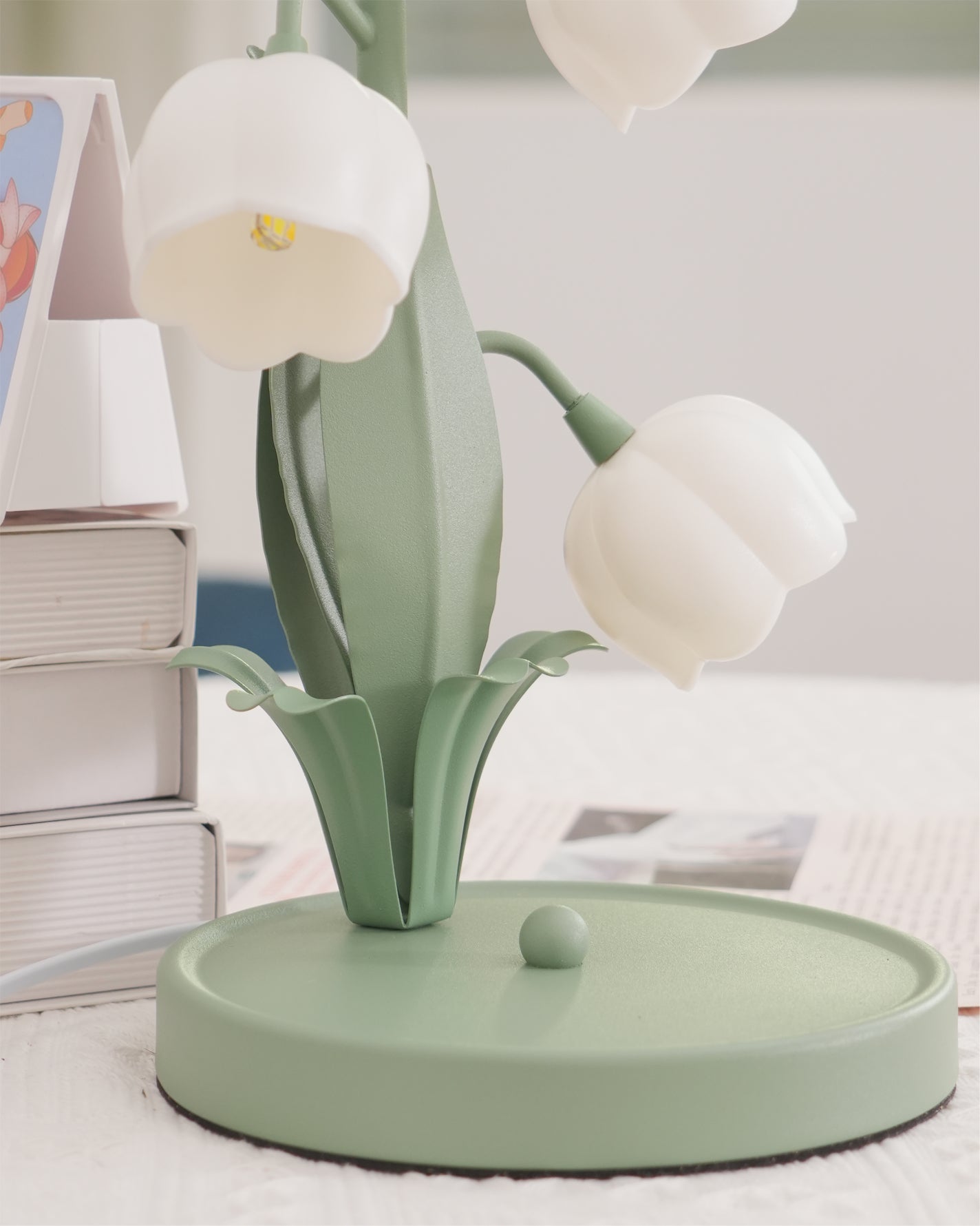 VIOLETTE PETAL RADIANCE LAMP