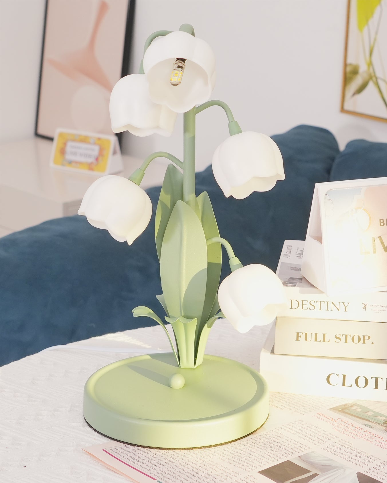 VIOLETTE PETAL RADIANCE LAMP