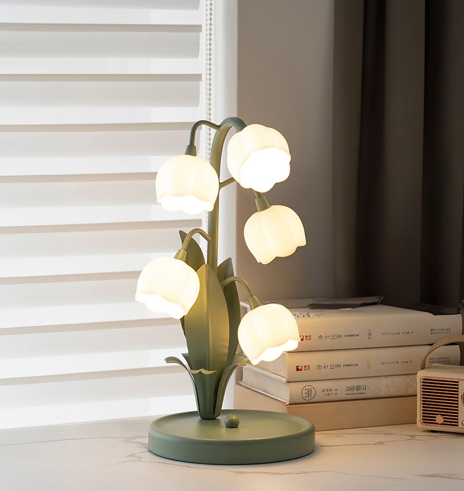 VIOLETTE PETAL RADIANCE LAMP