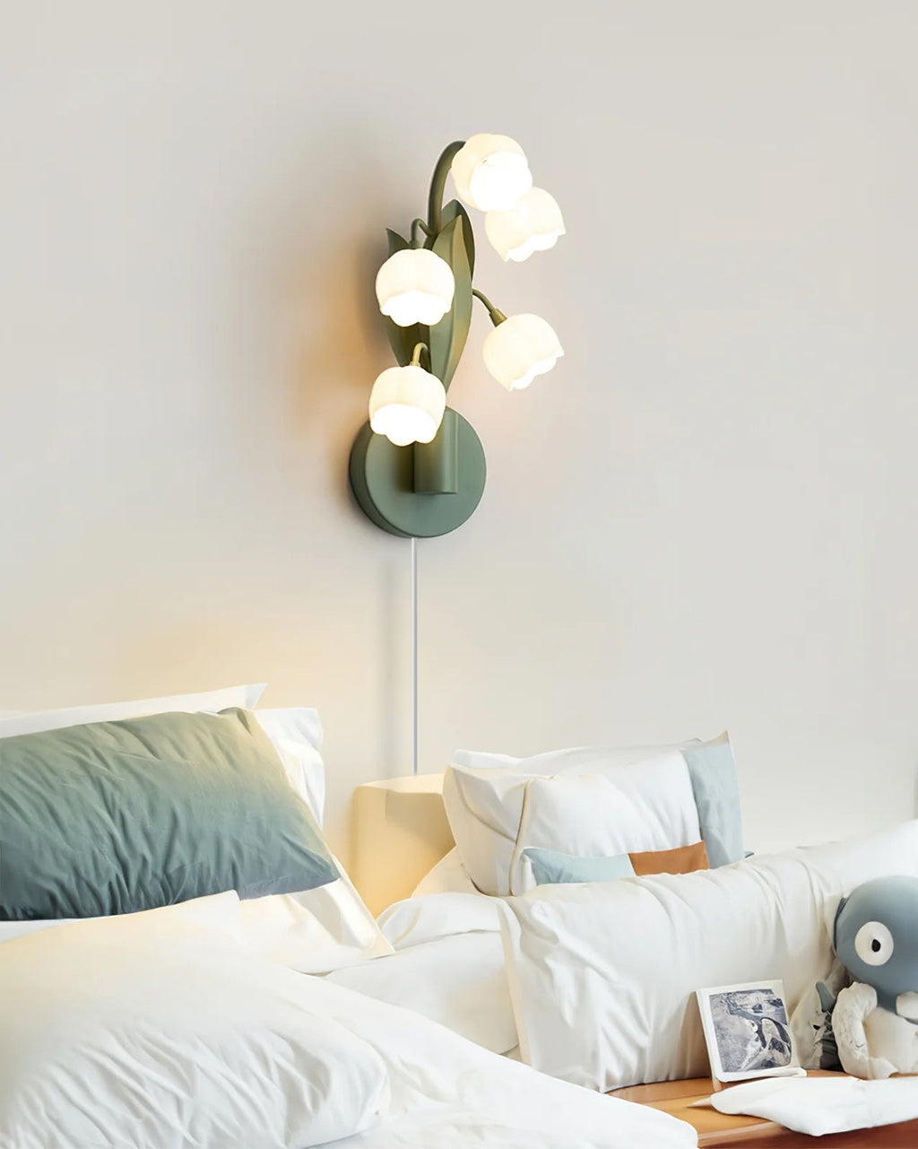 RAVENSDALE BLOOMING WALL SCONCE