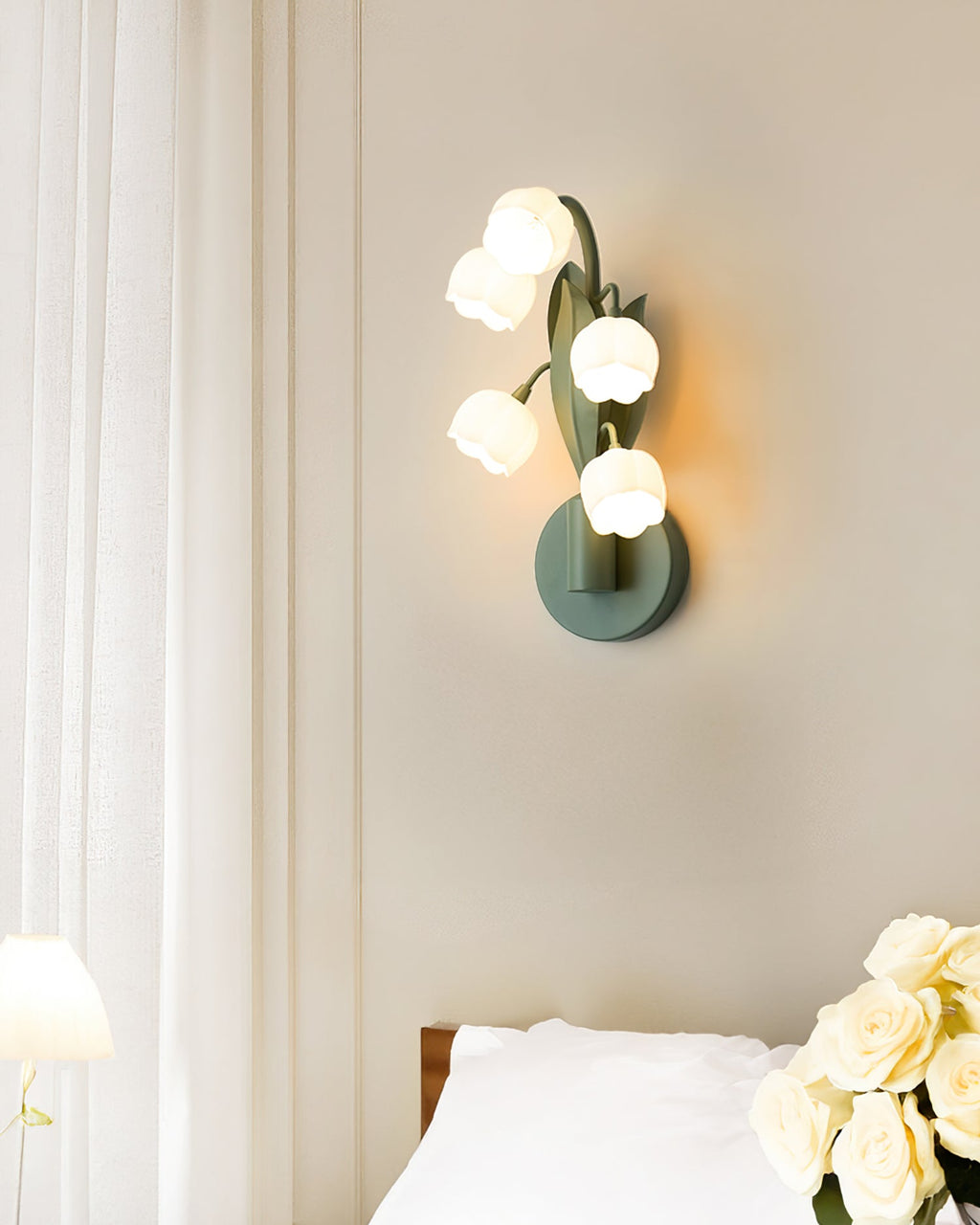 VIOLETTA FLORAL EMBELLISHED WALL SCONCE