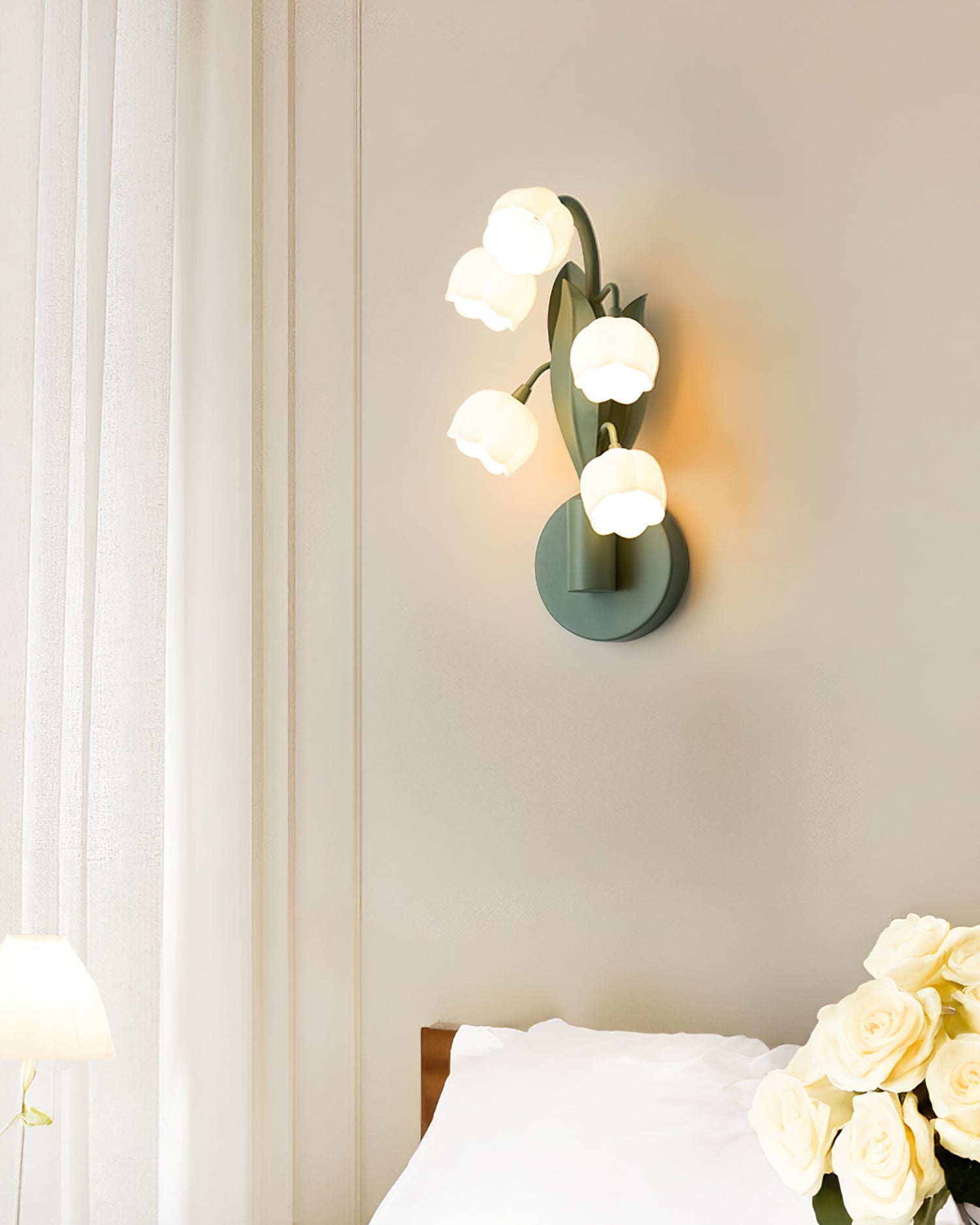 VIOLETTA FLORAL EMBELLISHED WALL SCONCE