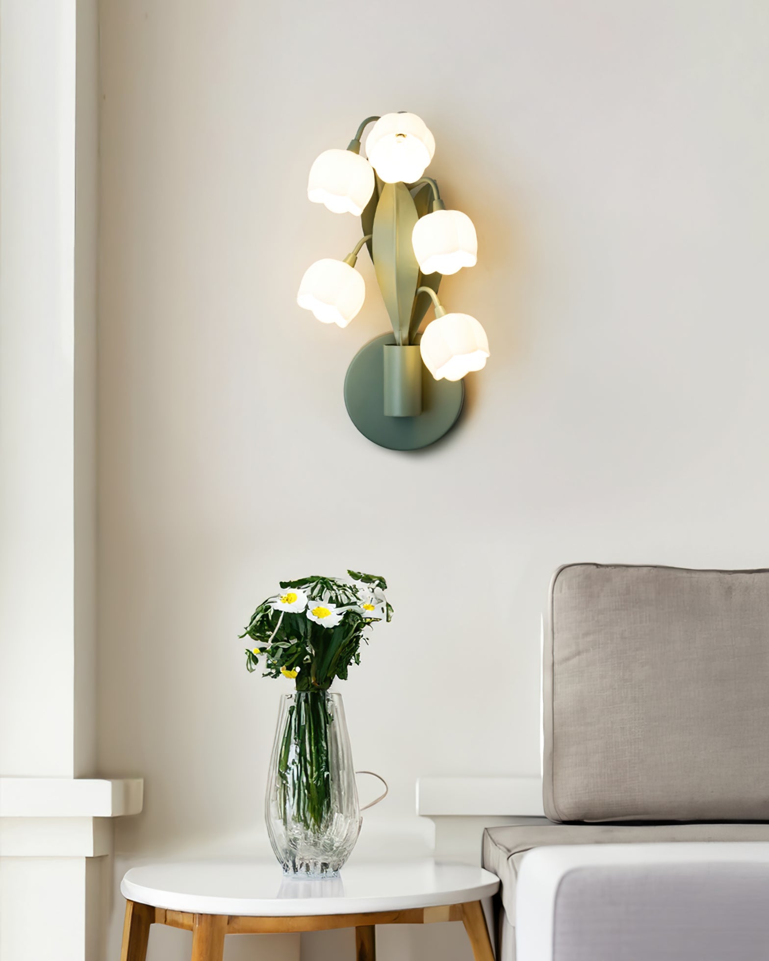 VIOLETTA FLORAL EMBELLISHED WALL SCONCE