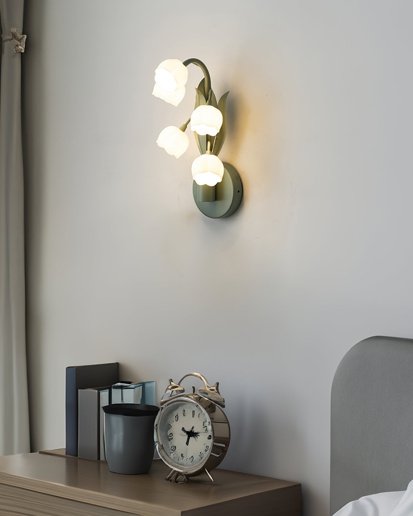 VIOLETTA FLORAL EMBELLISHED WALL SCONCE