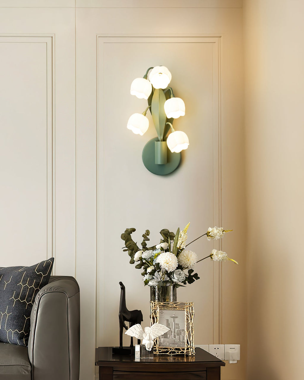 VIOLETTA FLORAL EMBELLISHED WALL SCONCE