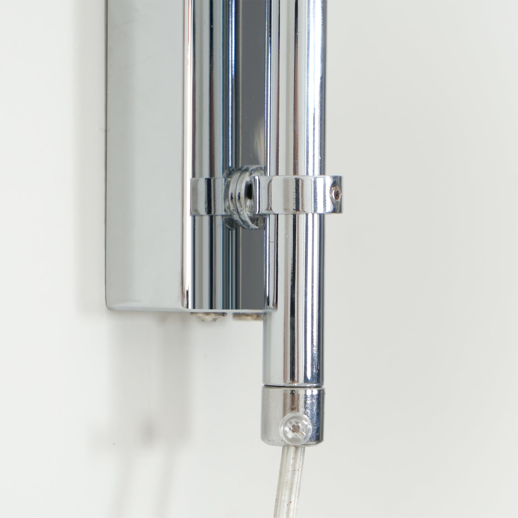 FENWICK WALL-MOUNTED ILLUMINATOR