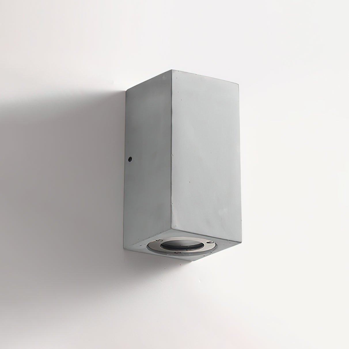 RAVENHALL GLOWING WALL SCONCE