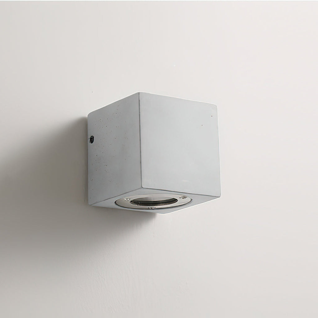 RAVENHALL GLOWING WALL SCONCE
