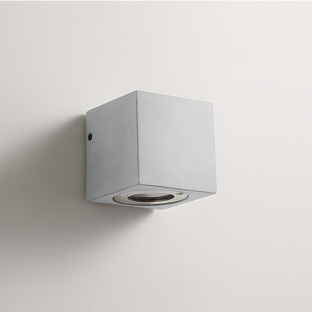 RAVENHALL GLOWING WALL SCONCE