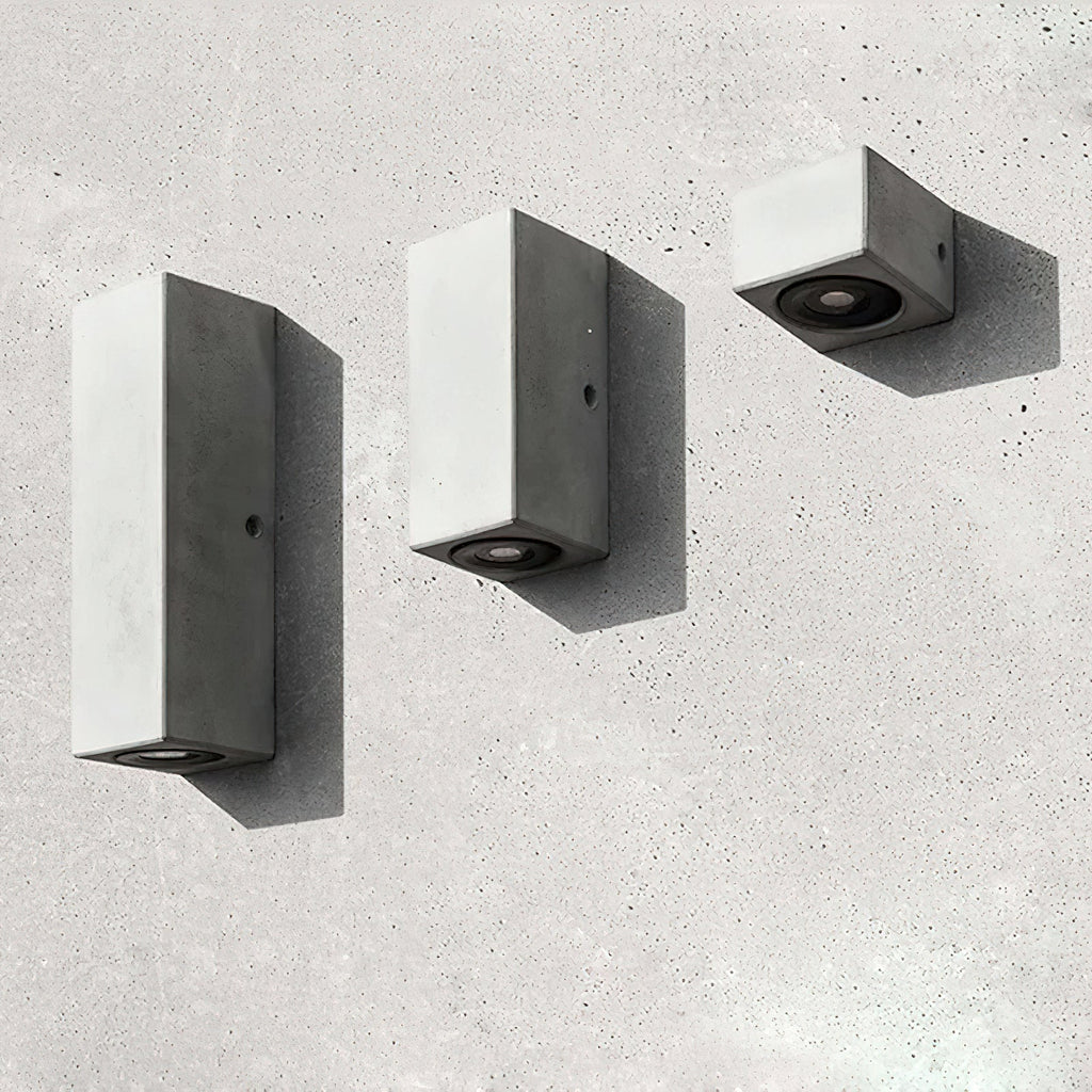 RAVENHALL GLOWING WALL SCONCE