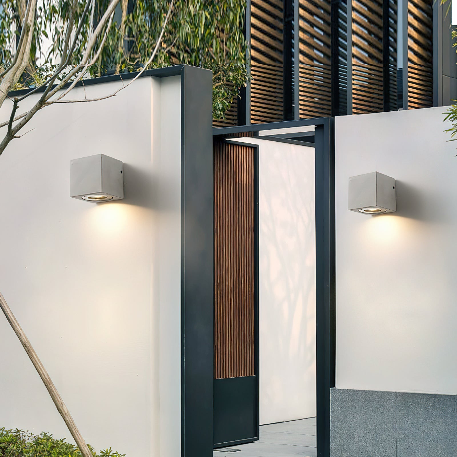 RAVENHALL GLOWING WALL SCONCE
