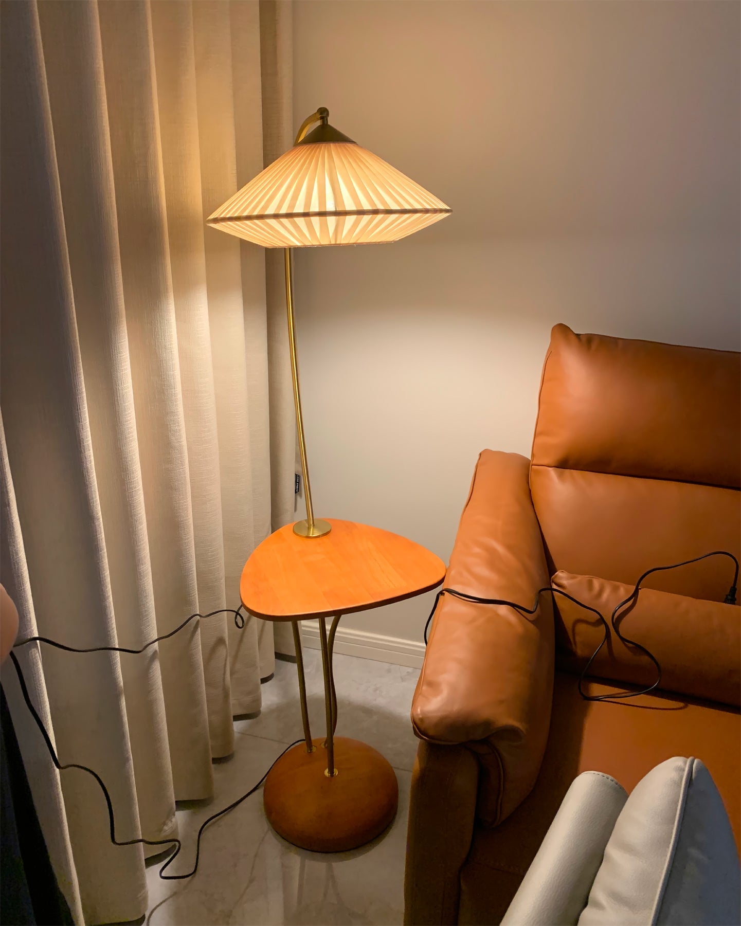 RAVENHURST TAPERED SHADE FLOOR LIGHT