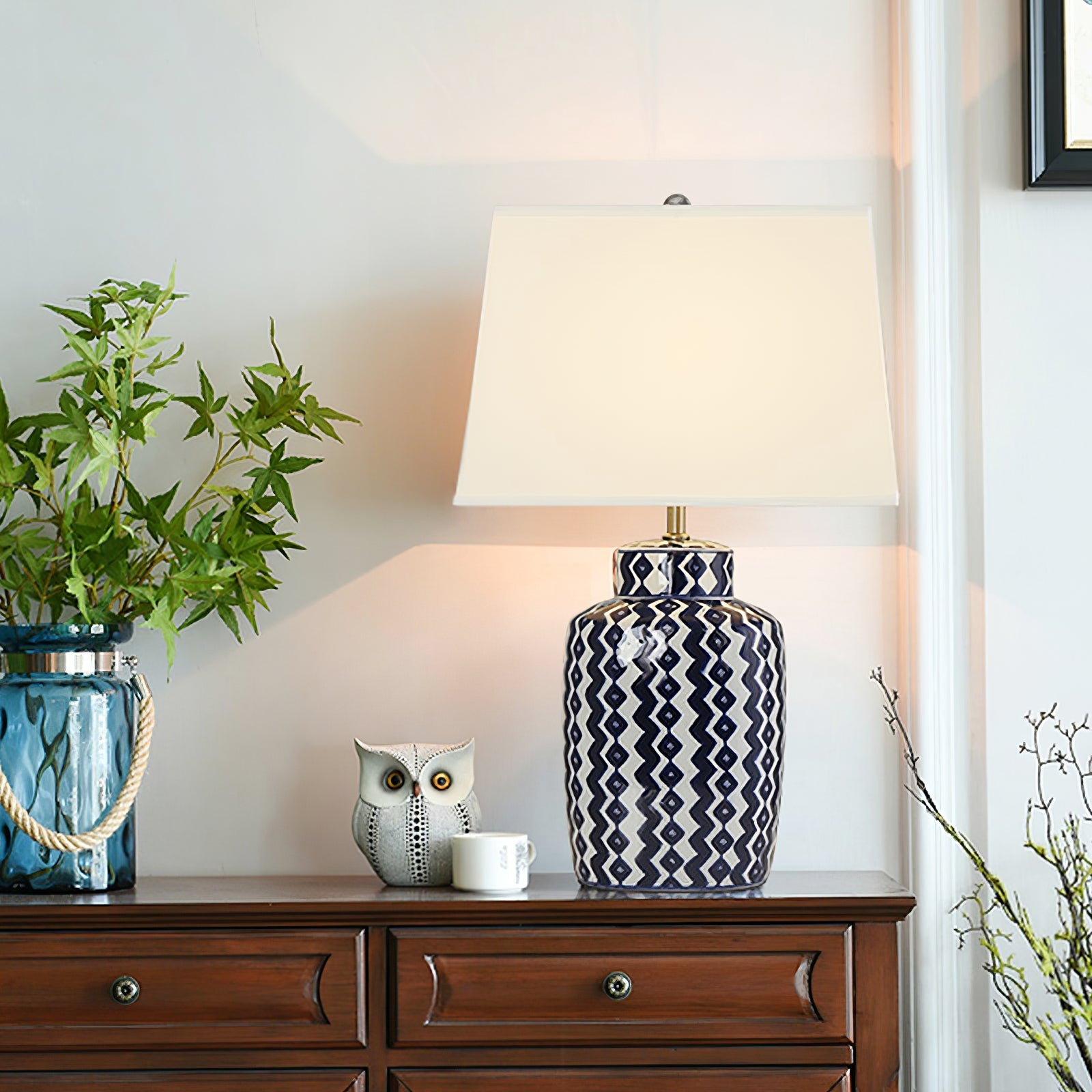 WINTHROP CRYSTAL GLOBE TABLE LIGHT