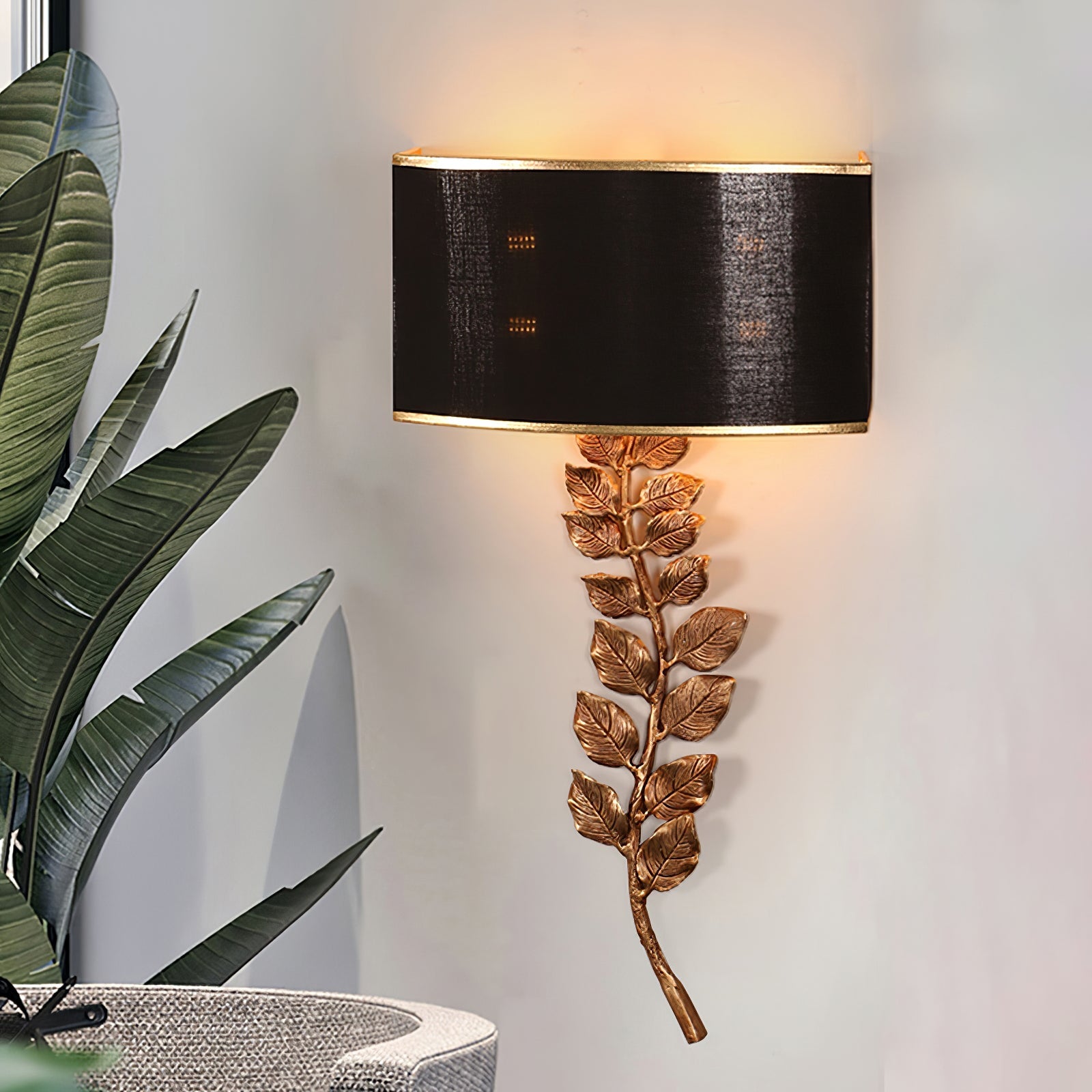 RAVENSCROFT RUSTIC BRASS WALL SCONCE