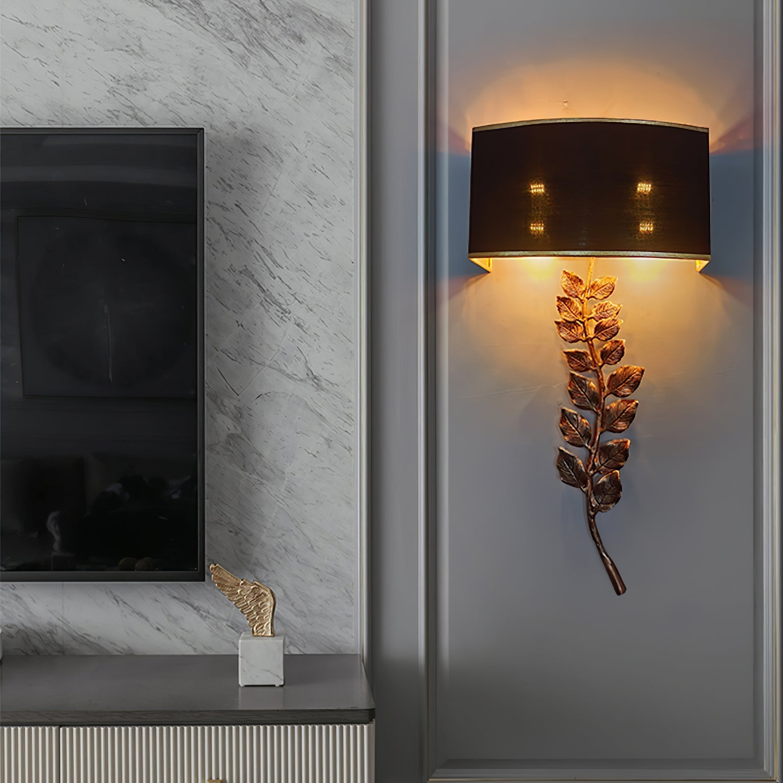 RAVENSCROFT RUSTIC BRASS WALL SCONCE